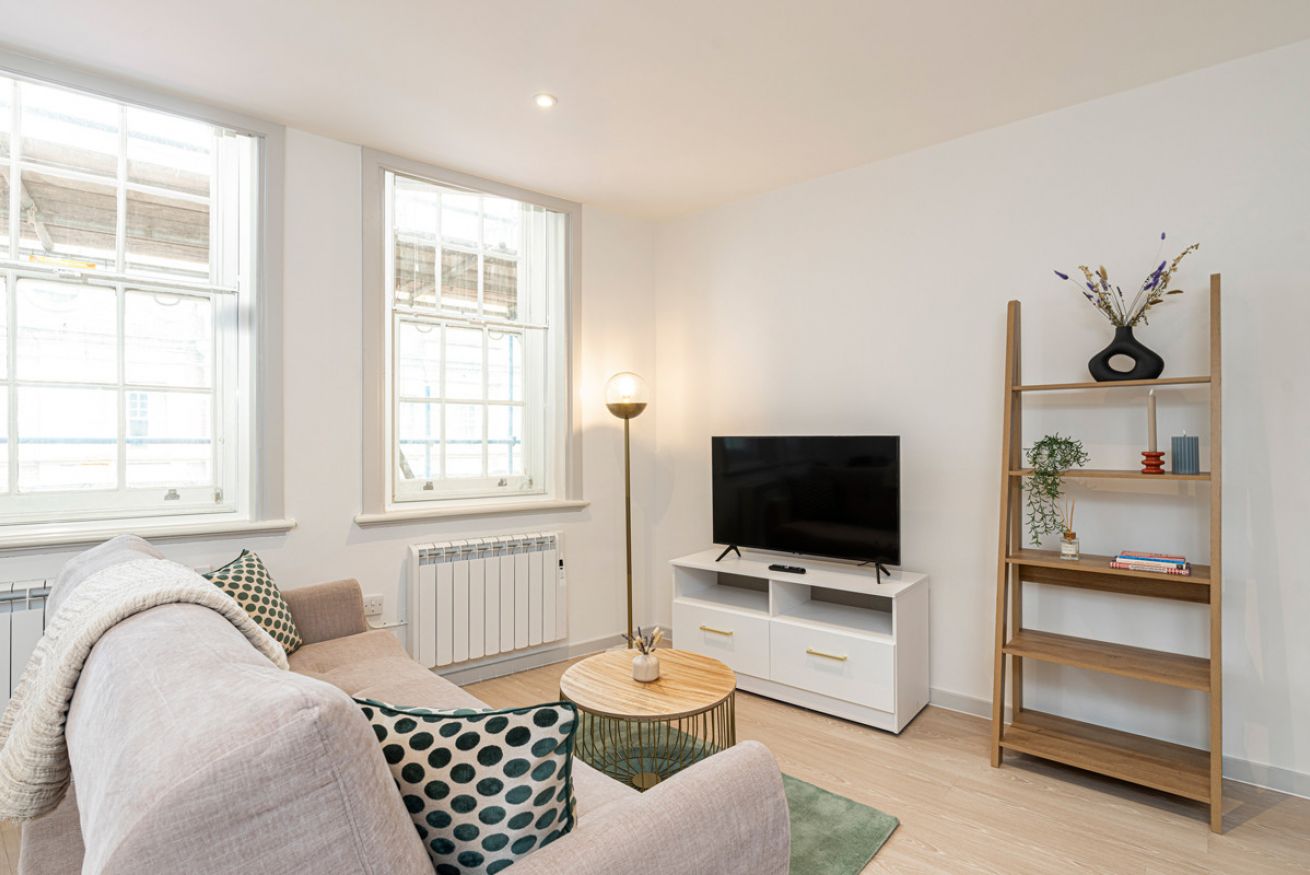 Property Image 2 - Modern flat in Leicester Square