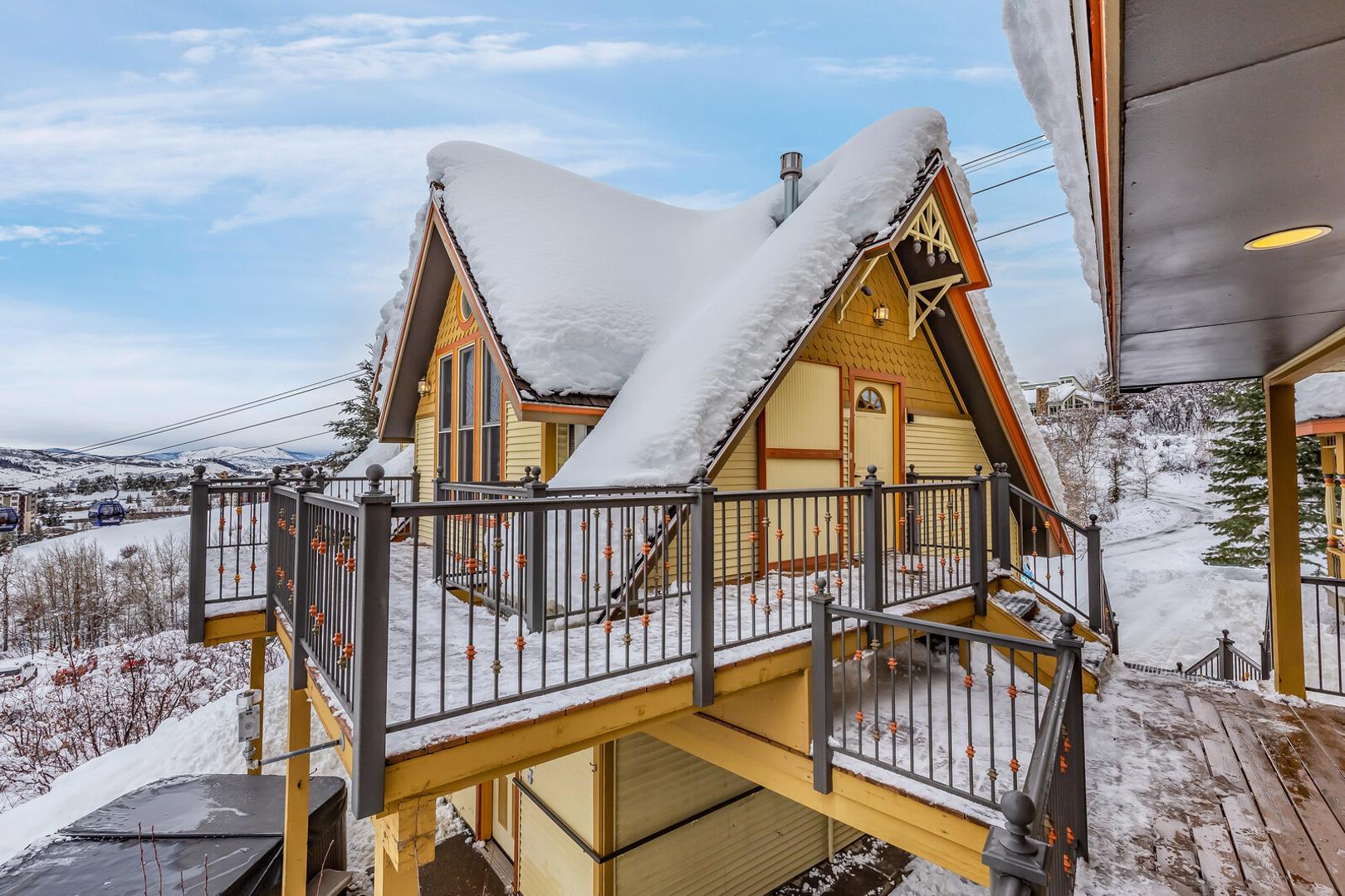 Property Image 1 - Victorian Apartment Under the Gondola #1043