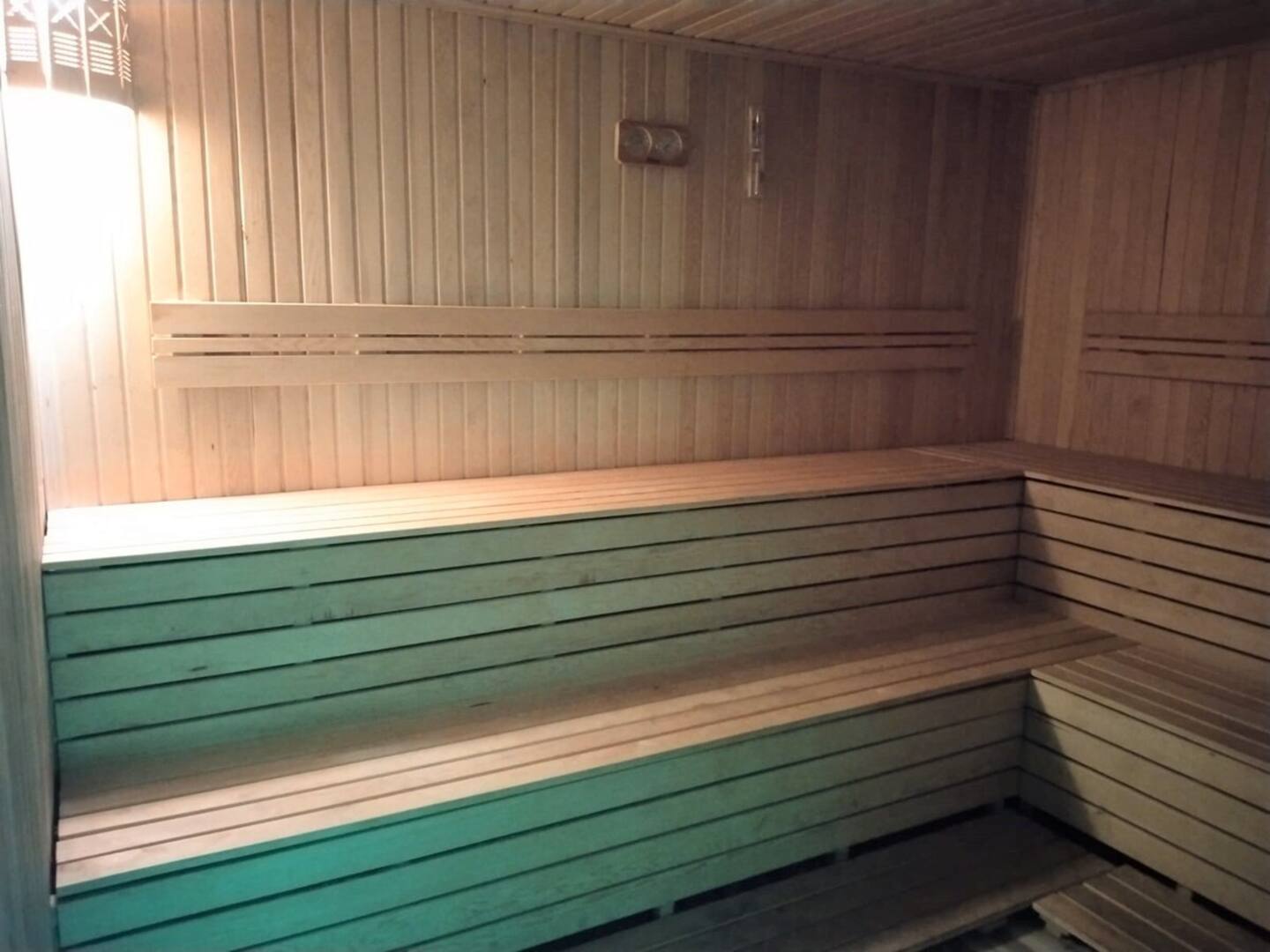 Stylish 2BR Apt Near Vialand Mall with Nespresso 