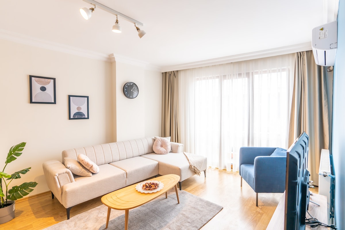 Property Image 1 - Stylish 2-Bdr Apt 15 min from Axis Istanbul Mall
