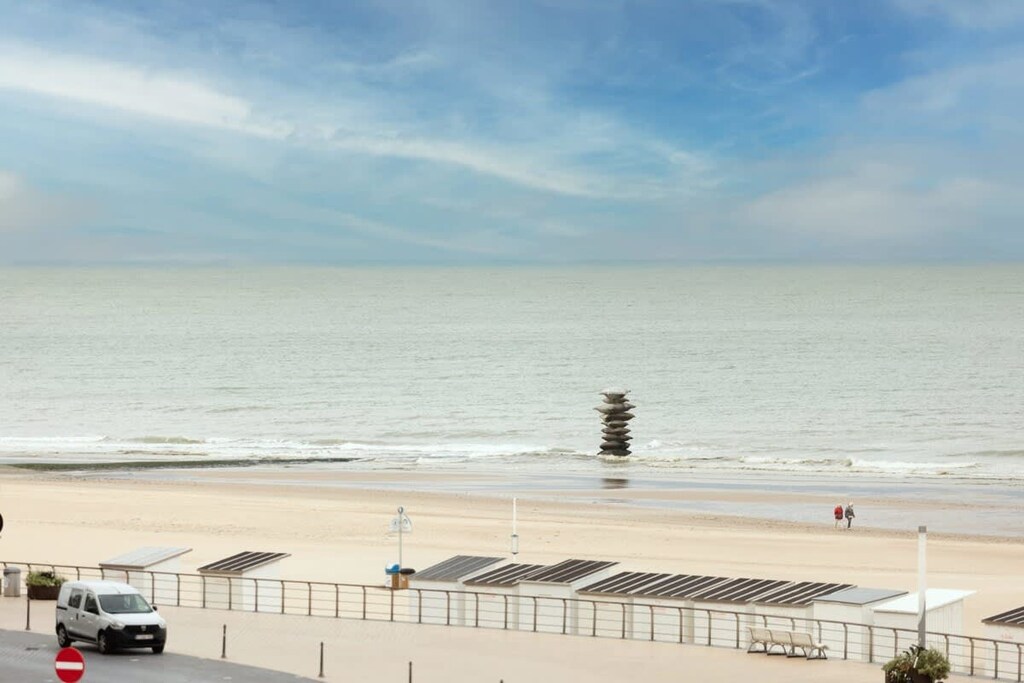 The beach at only 1 minute walking distance