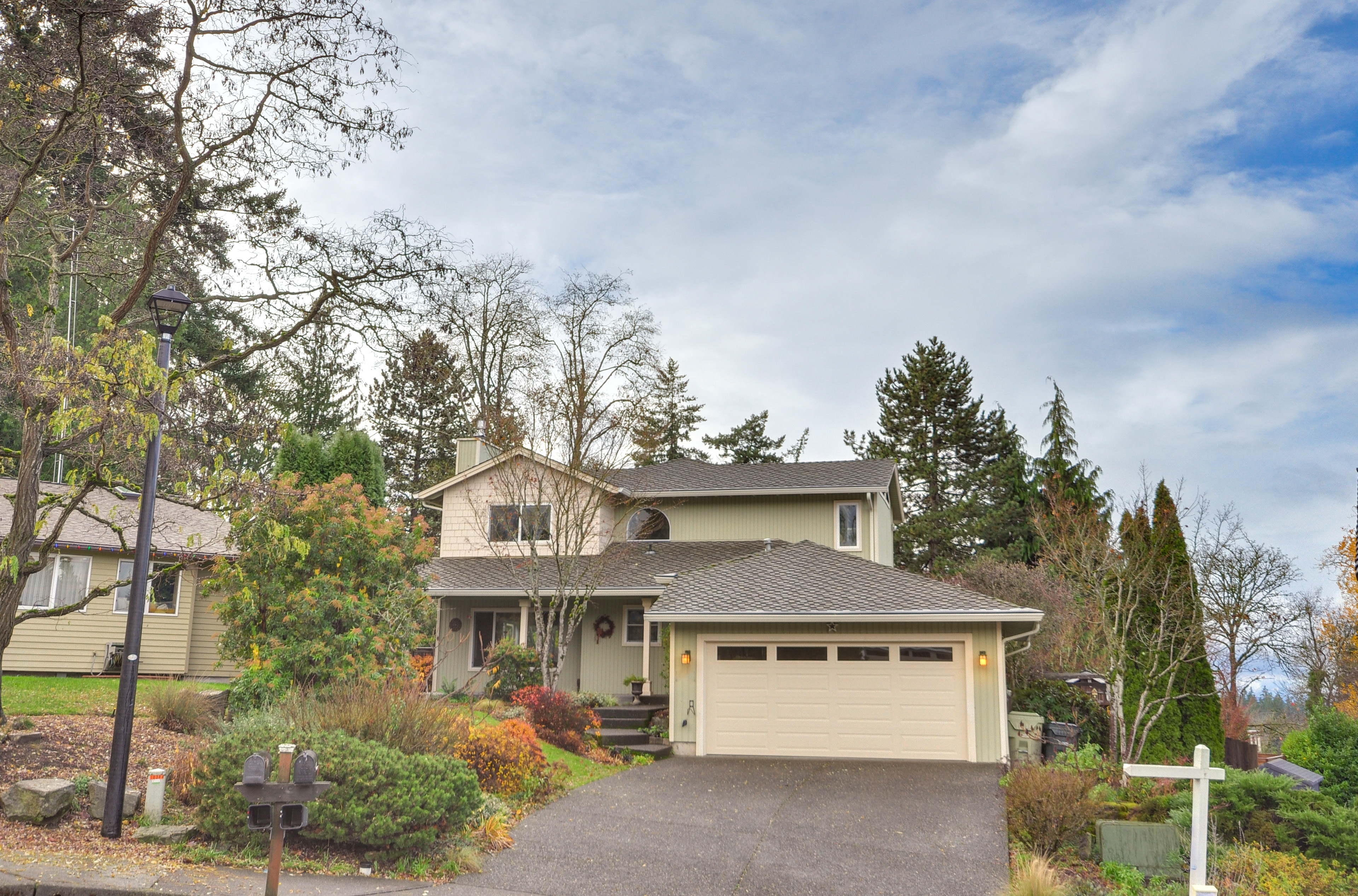Property Image 2 - Charming Portland Home: Yard, Deck & Fireplace!