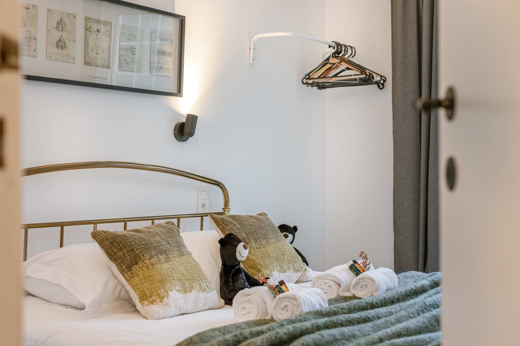 Bedroom with double bed