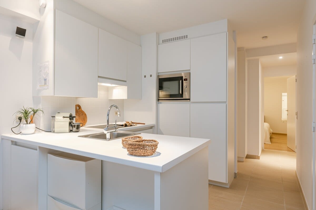 Modern and fully equipped kitchen area