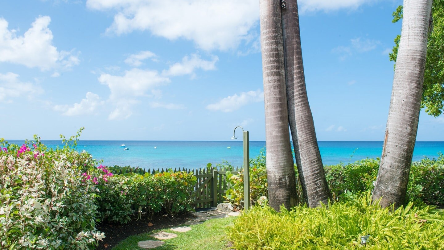 Property Image 2 - Bajan Townhouse with dipping pool by the beach