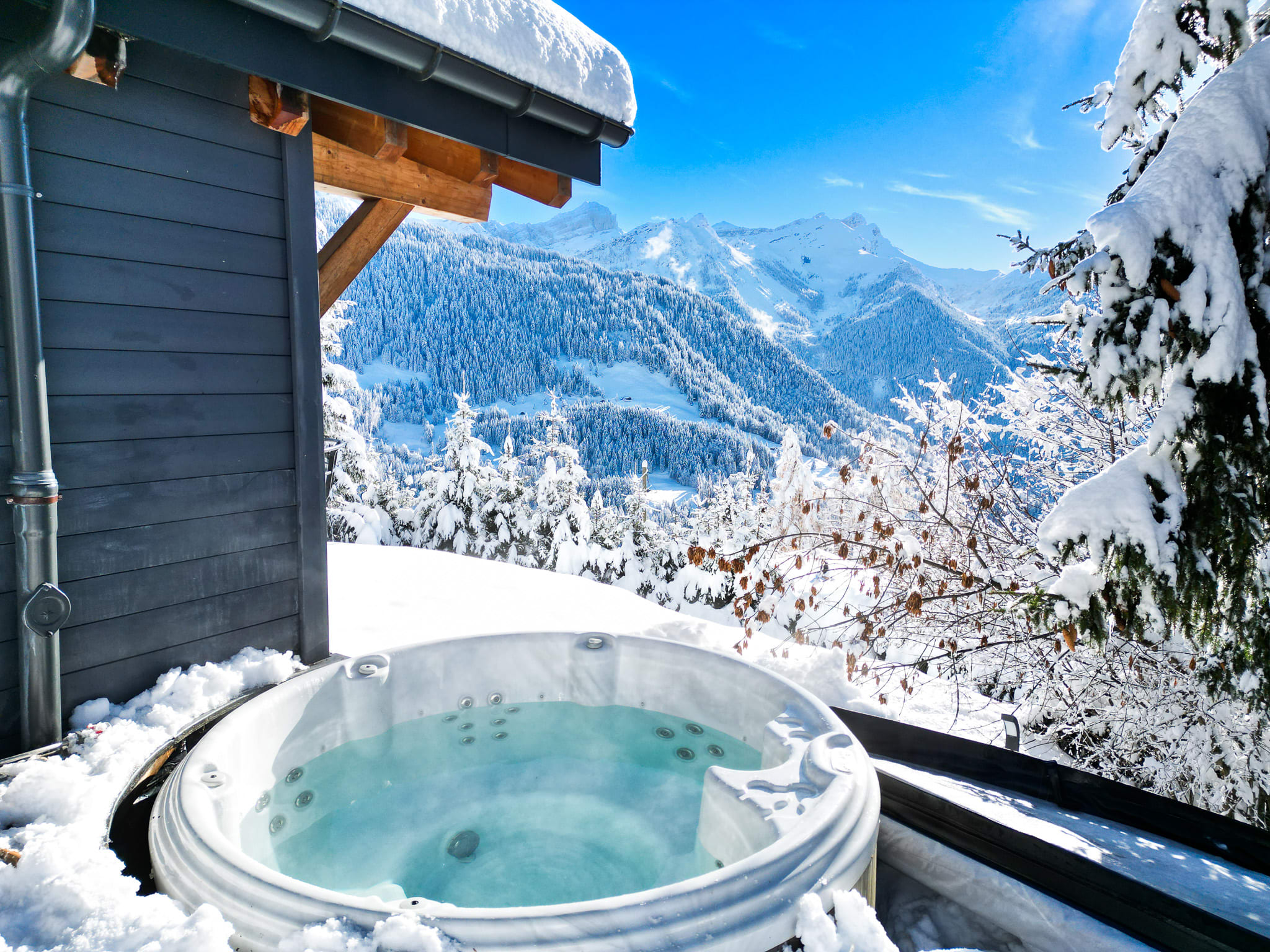 Property Image 2 - Ski in-out Sumptuous Chalet Breathtaking views