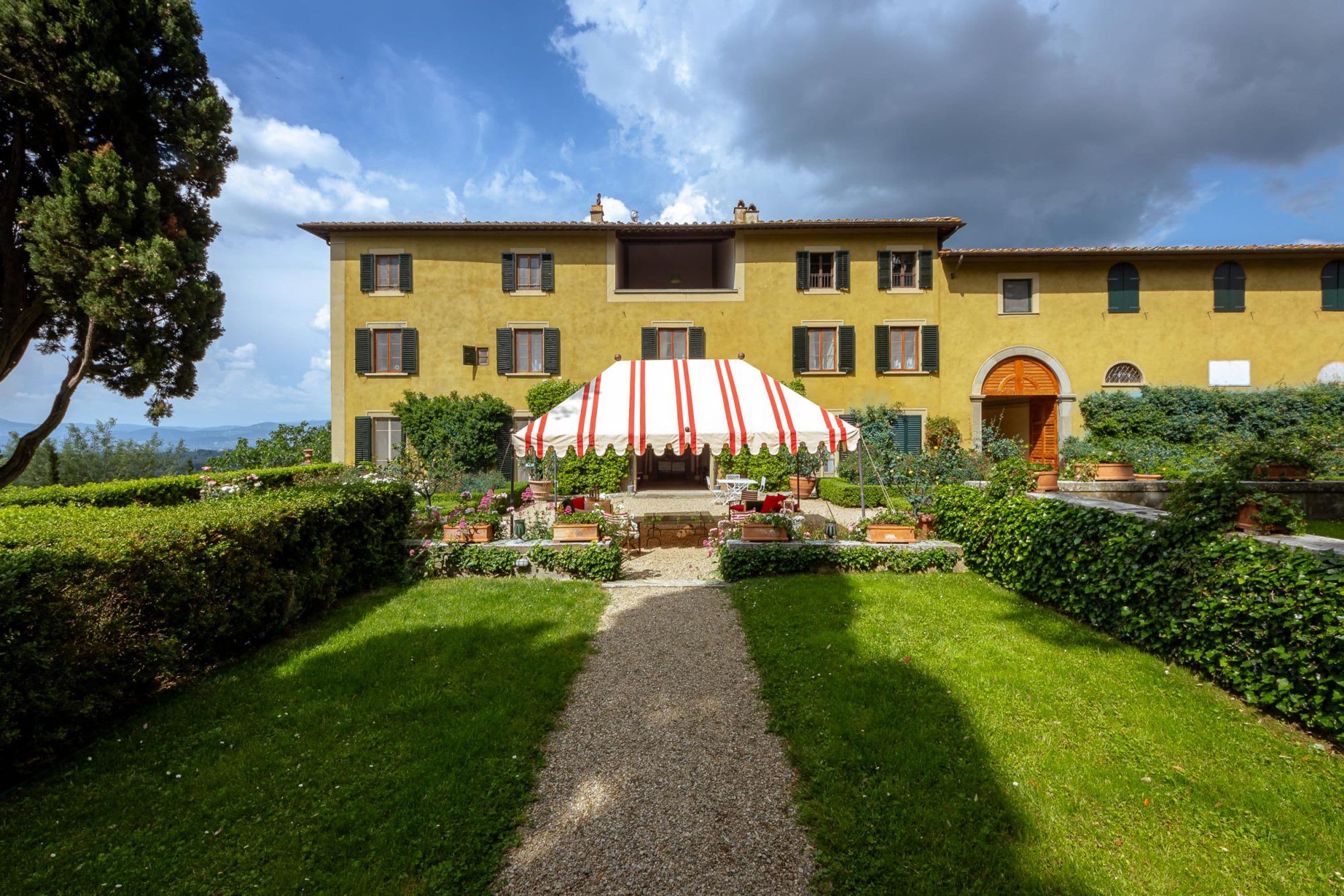 Property Image 2 - Villa di Tizzano  Luxurious Retreat in Paradise