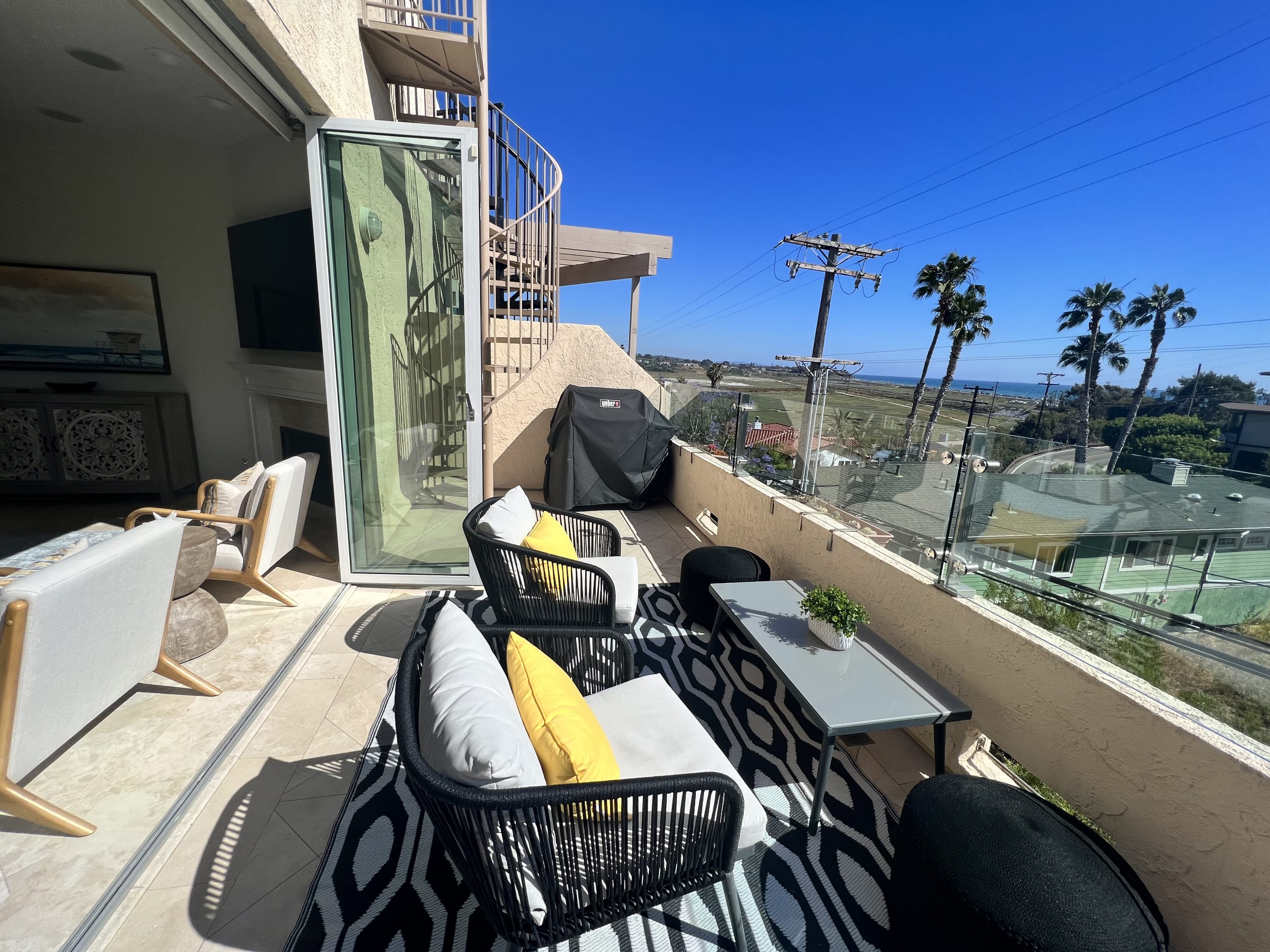 Water & Sunset Views in Dreamy, Cardiff by the Sea Water & Sunset Views in Dreamy, Cardiff by the Sea