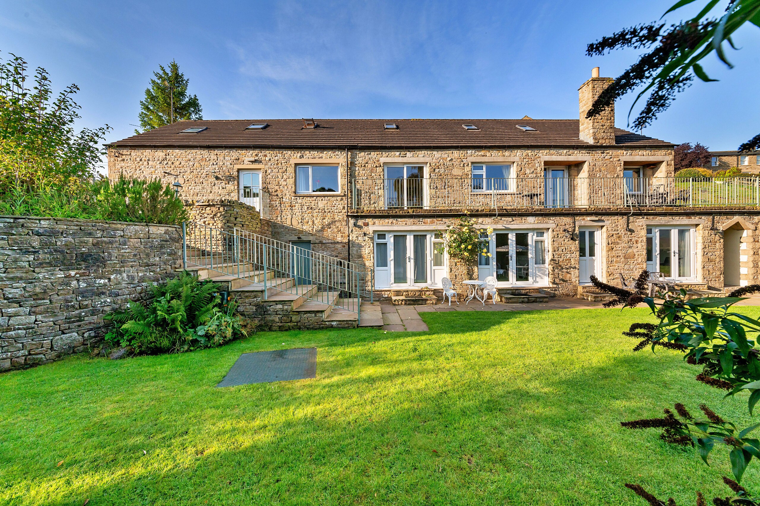 Property Image 1 - Loxley House