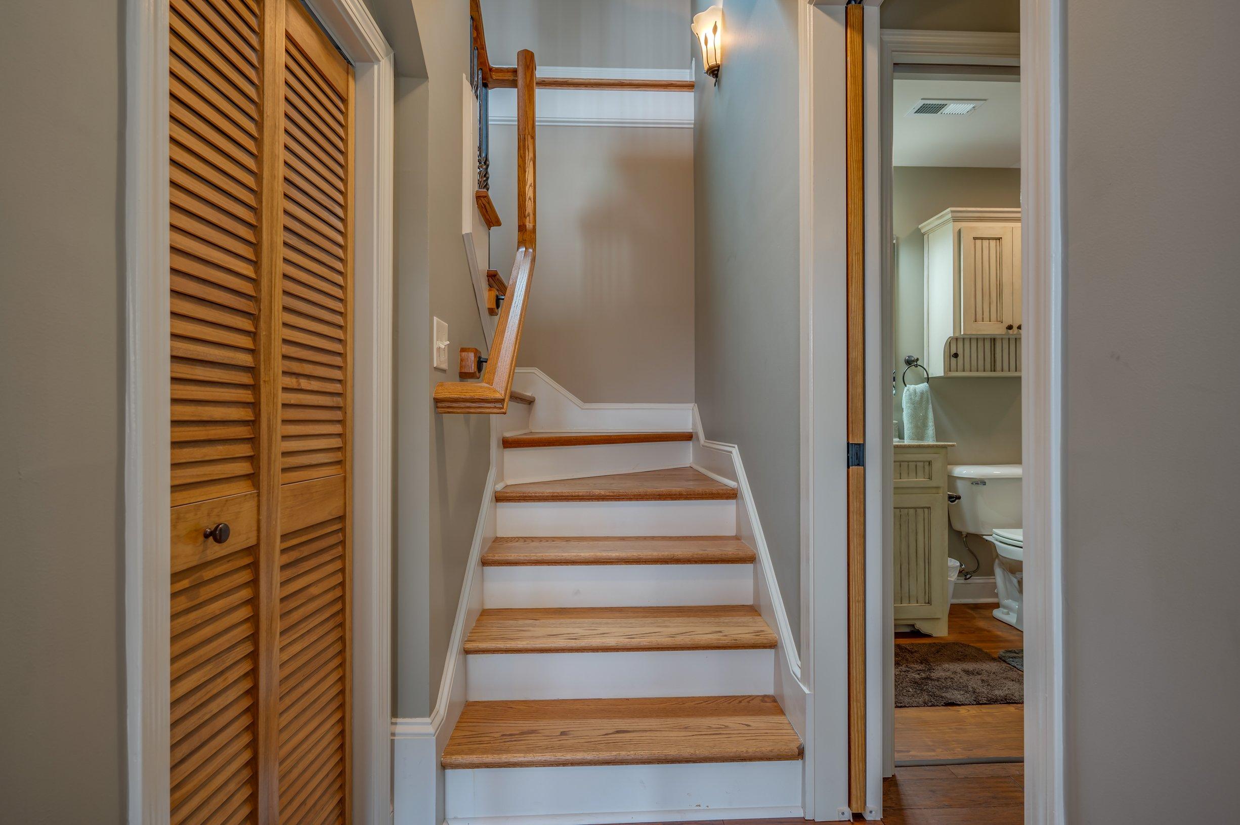 Lakeshore View Cottage