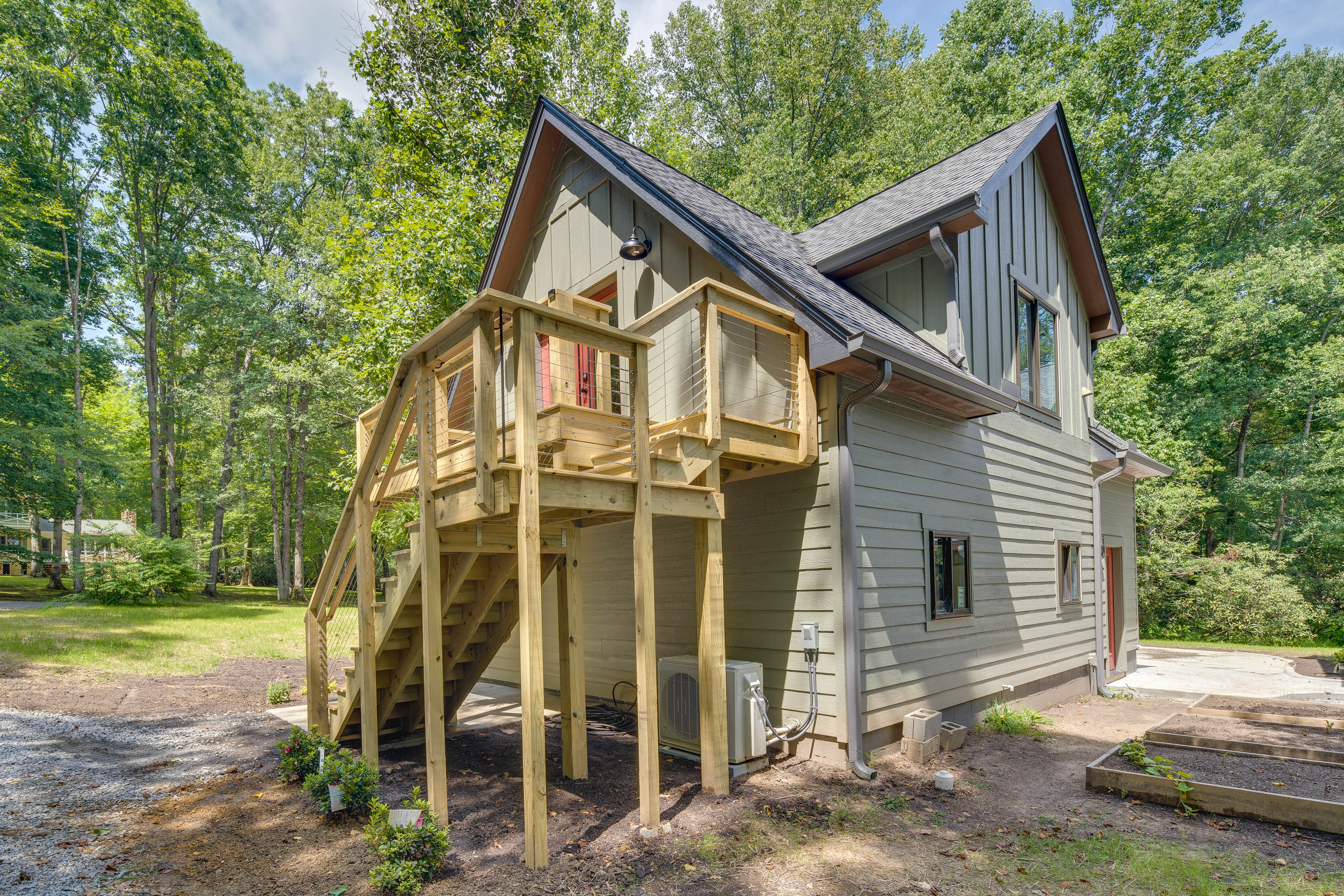 Dog-Friendly Mills River Retreat Near Hiking!