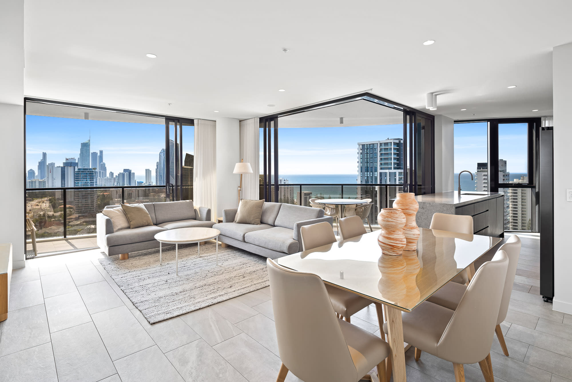 Property Image 1 - Three Bedroom Apartment on The Gold Coast 