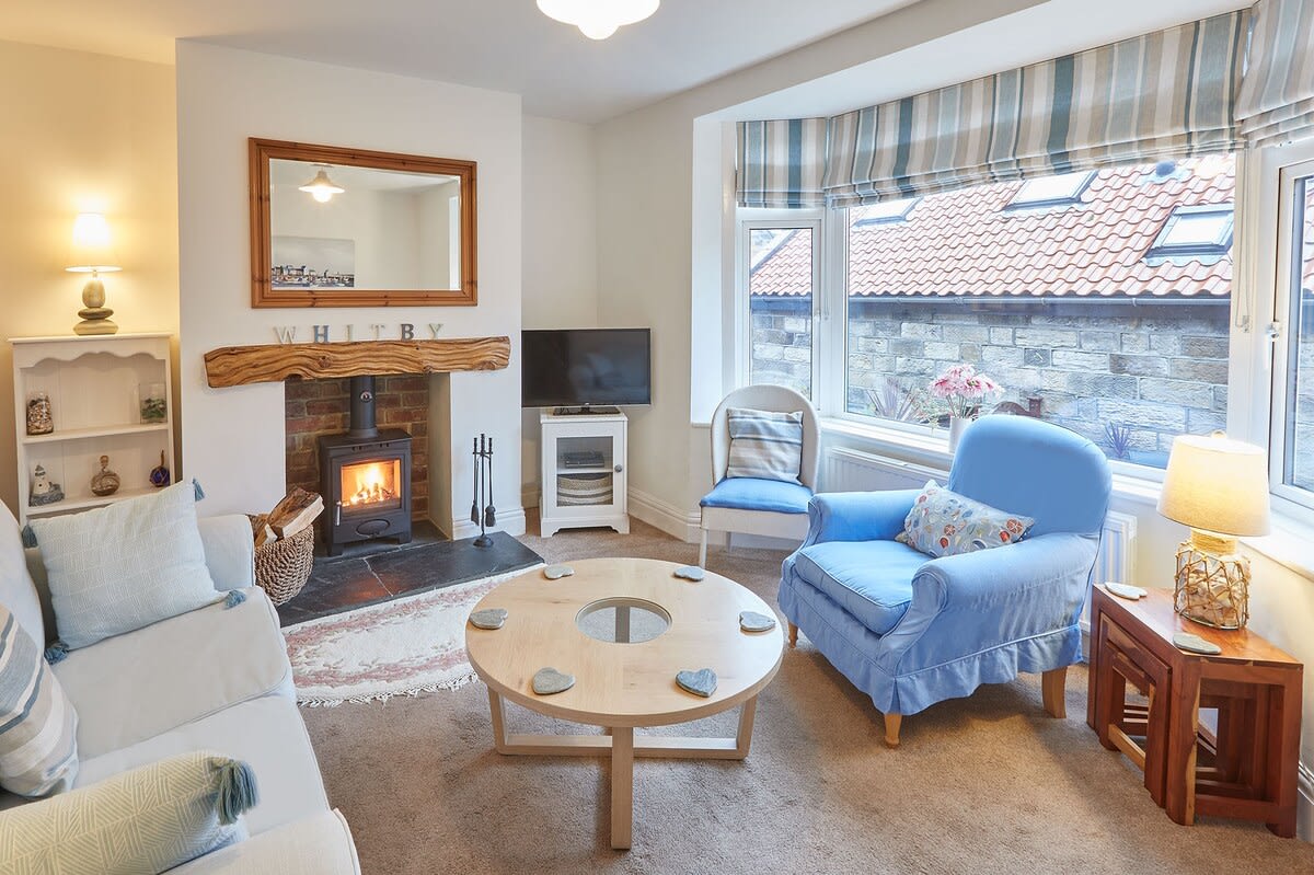 Tenby Cottage, Whitby - Host & Stay