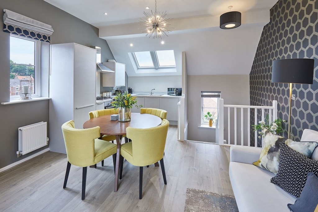 Lightkeeper's Cottage, Whitby - Host & Stay