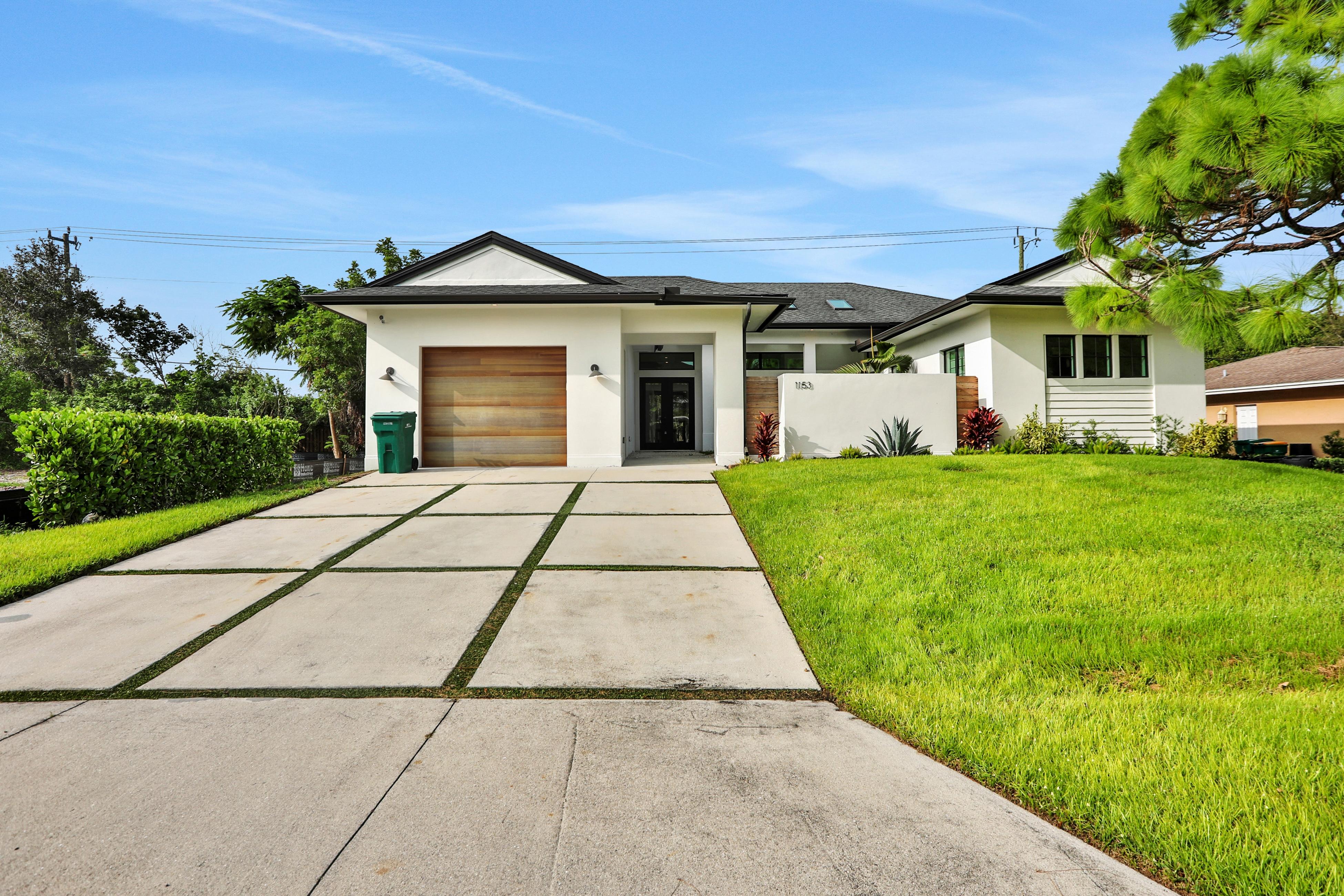 Easy Living on Alhambra Home Rental in Naples