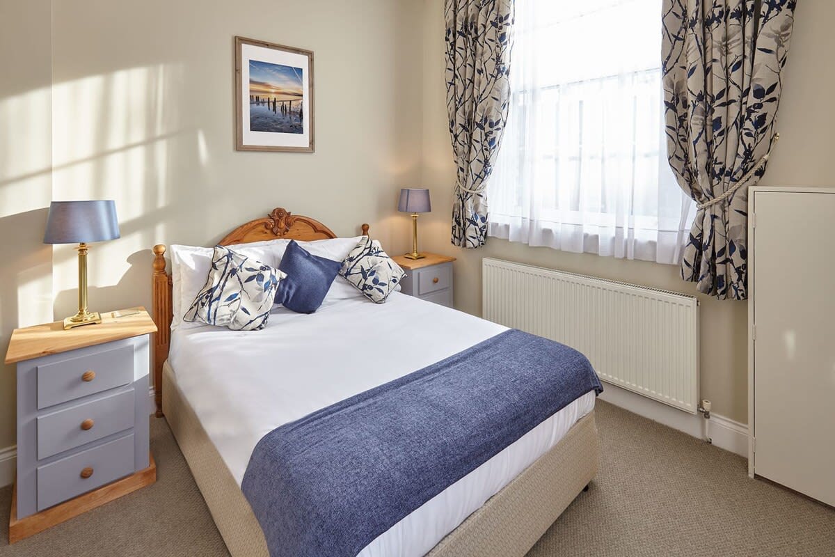The Old Chapel, Whitby - Host & Stay