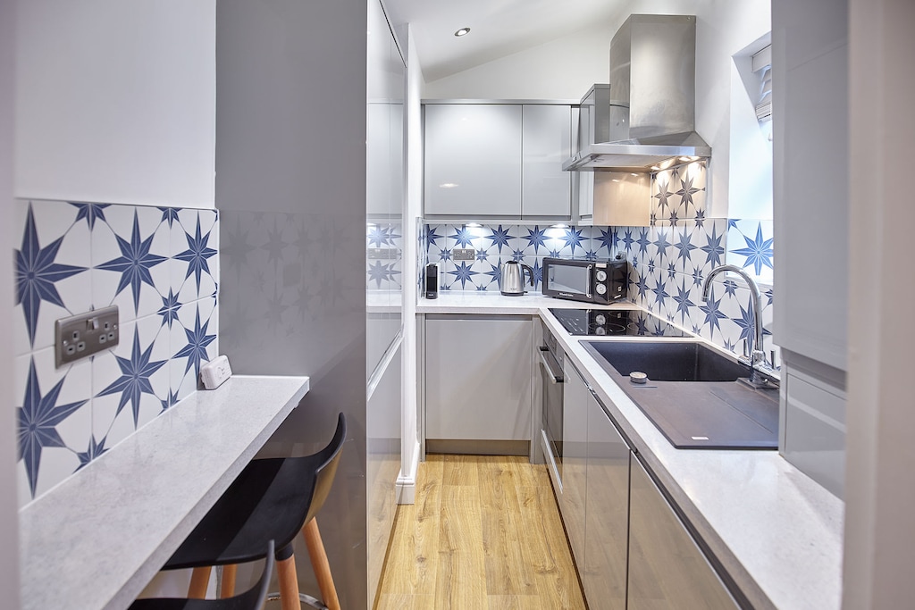 Clinker Cottage, Whitby - Host & Stay