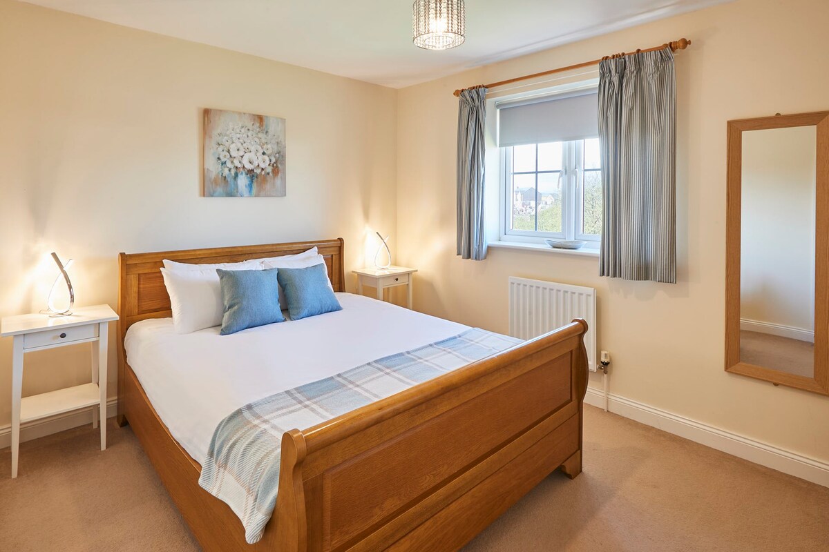 Driftwood, Beadnell - Host & Stay