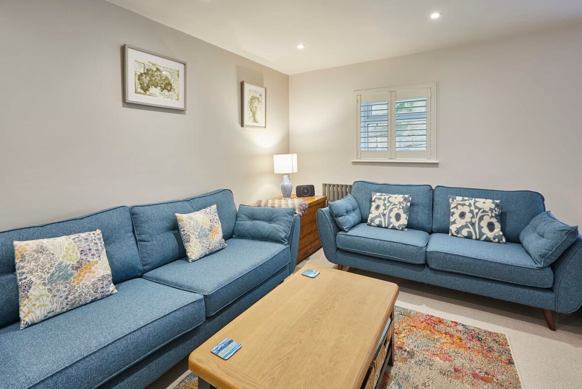 Breckon Cottage - Home Rental In Whitby