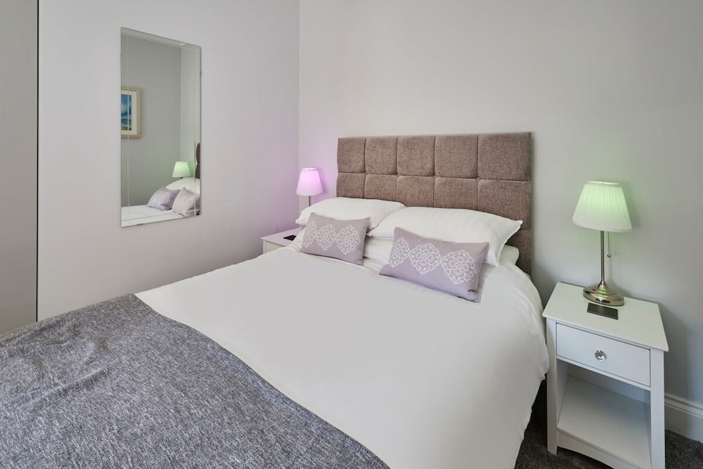 Brooklands Timless, Scarborough - Host & Stay