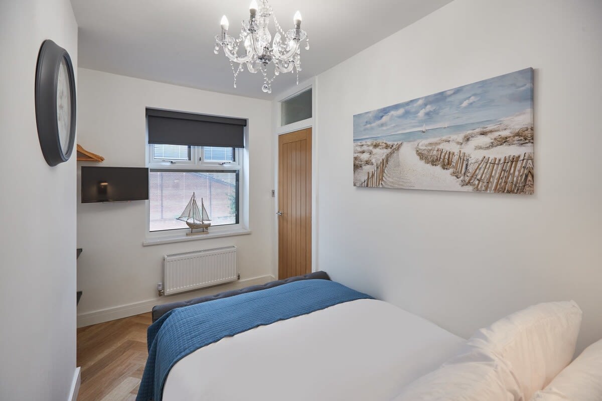 Wadsworth Cottage, Whitby - Host & Stay