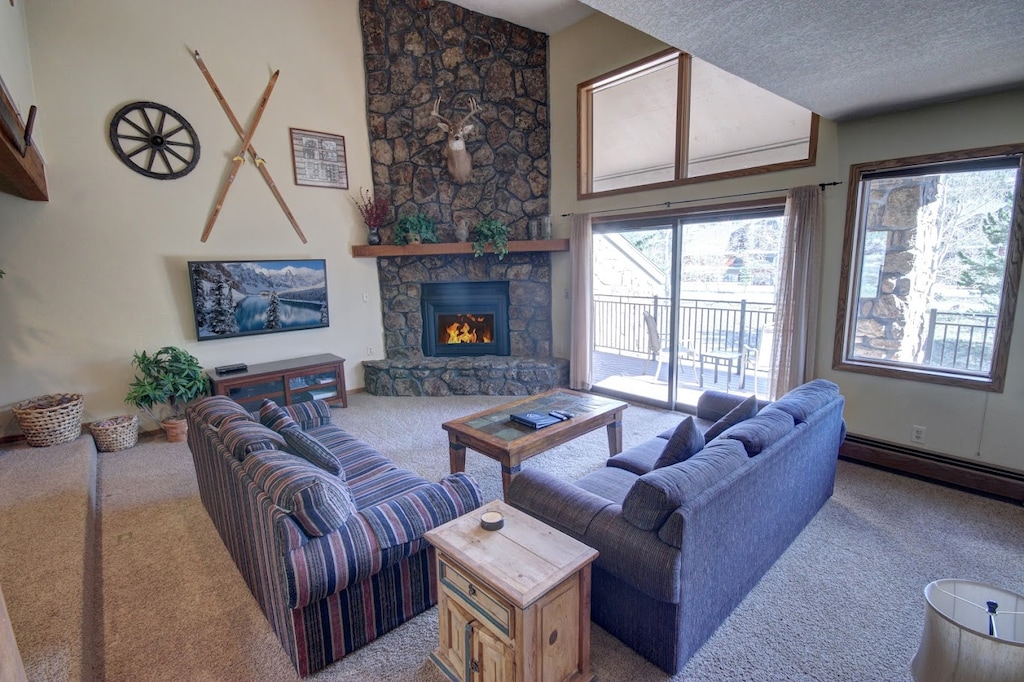 Cozy Keystone Townhome - Perfect for a ski getaway!