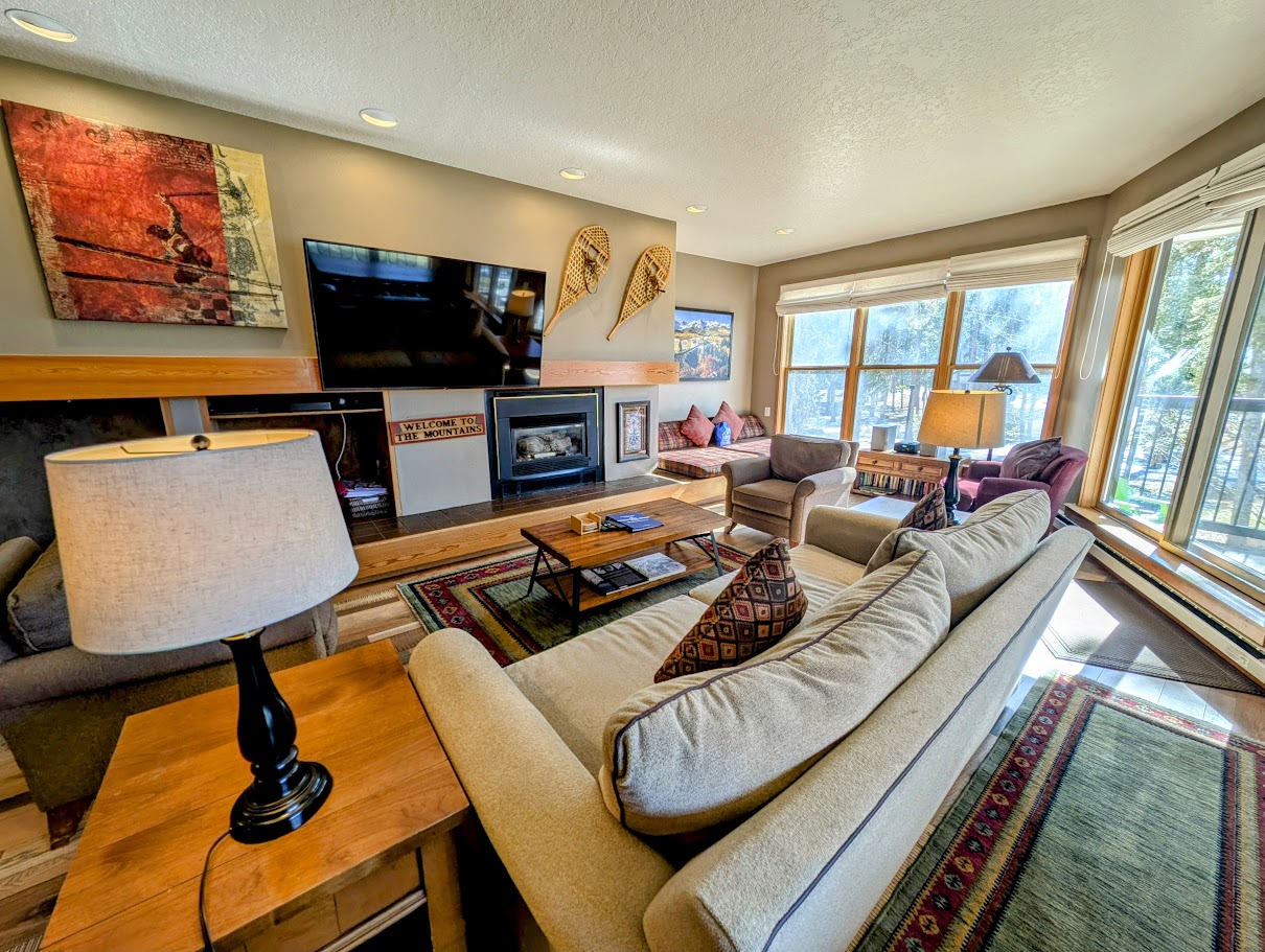 Charming vacation condo at Quicksilver!