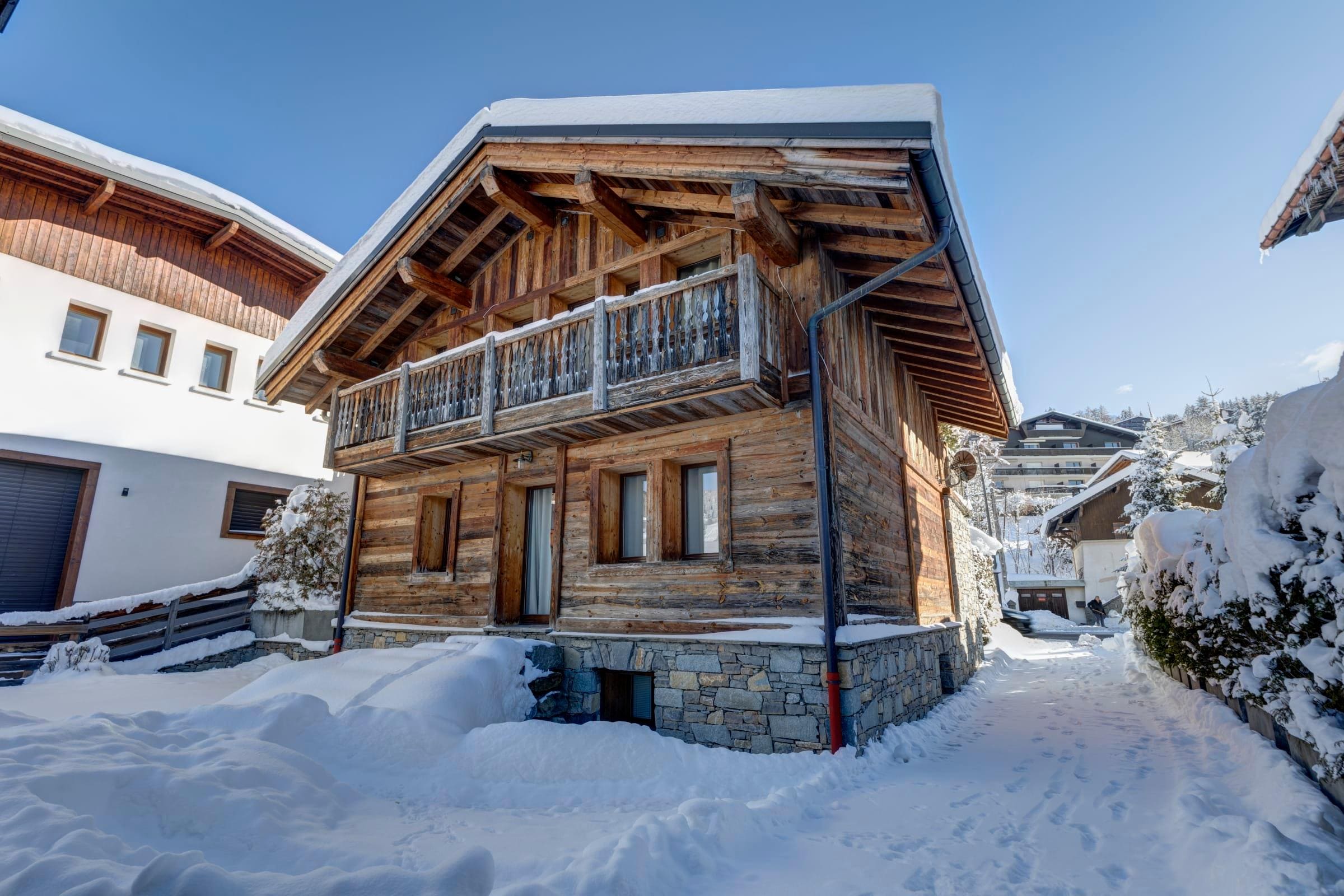 Property Image 1 - Large and familial chalet near the runs in Megève