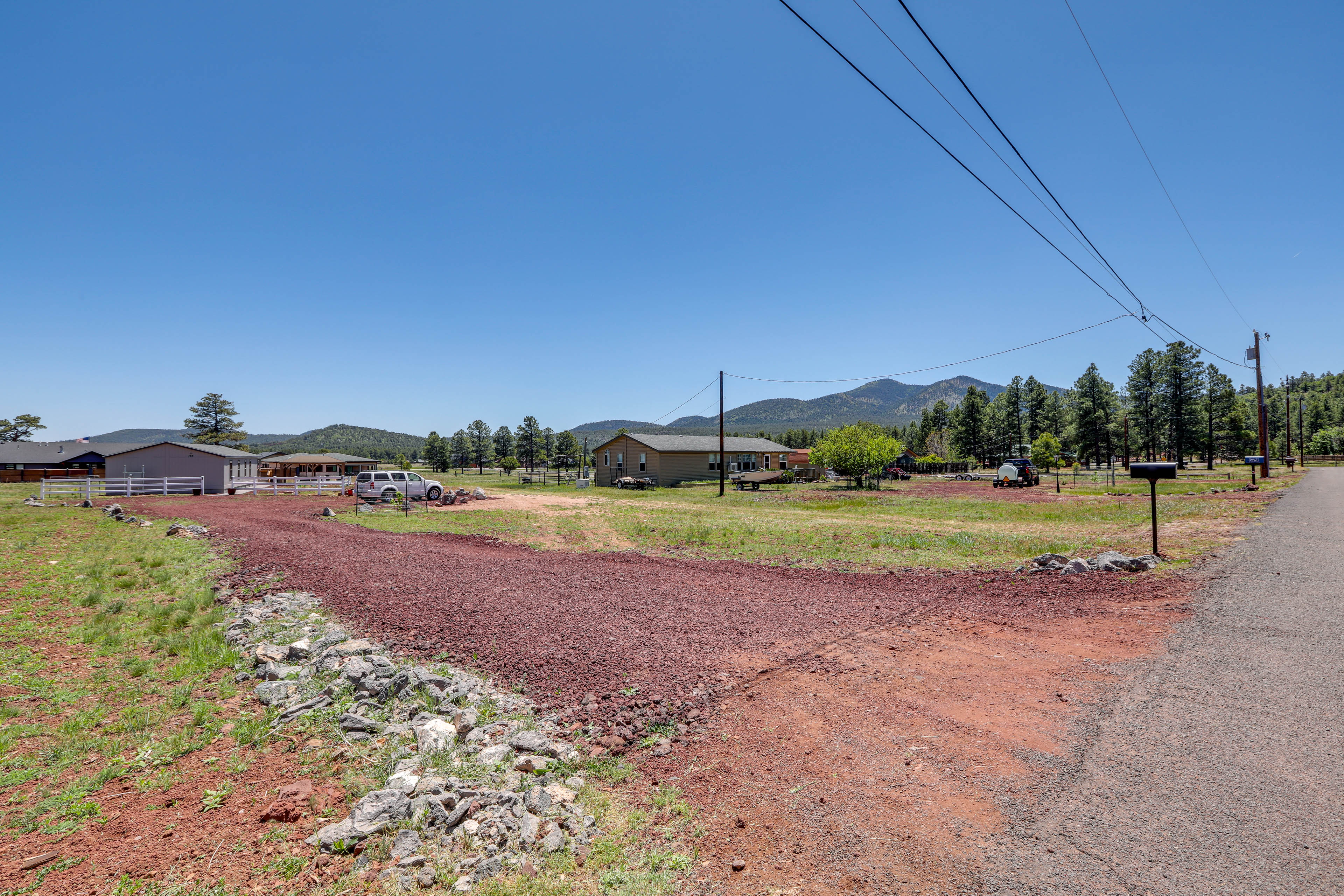 Williams Home w/ Fire Pit & Mountain Views!