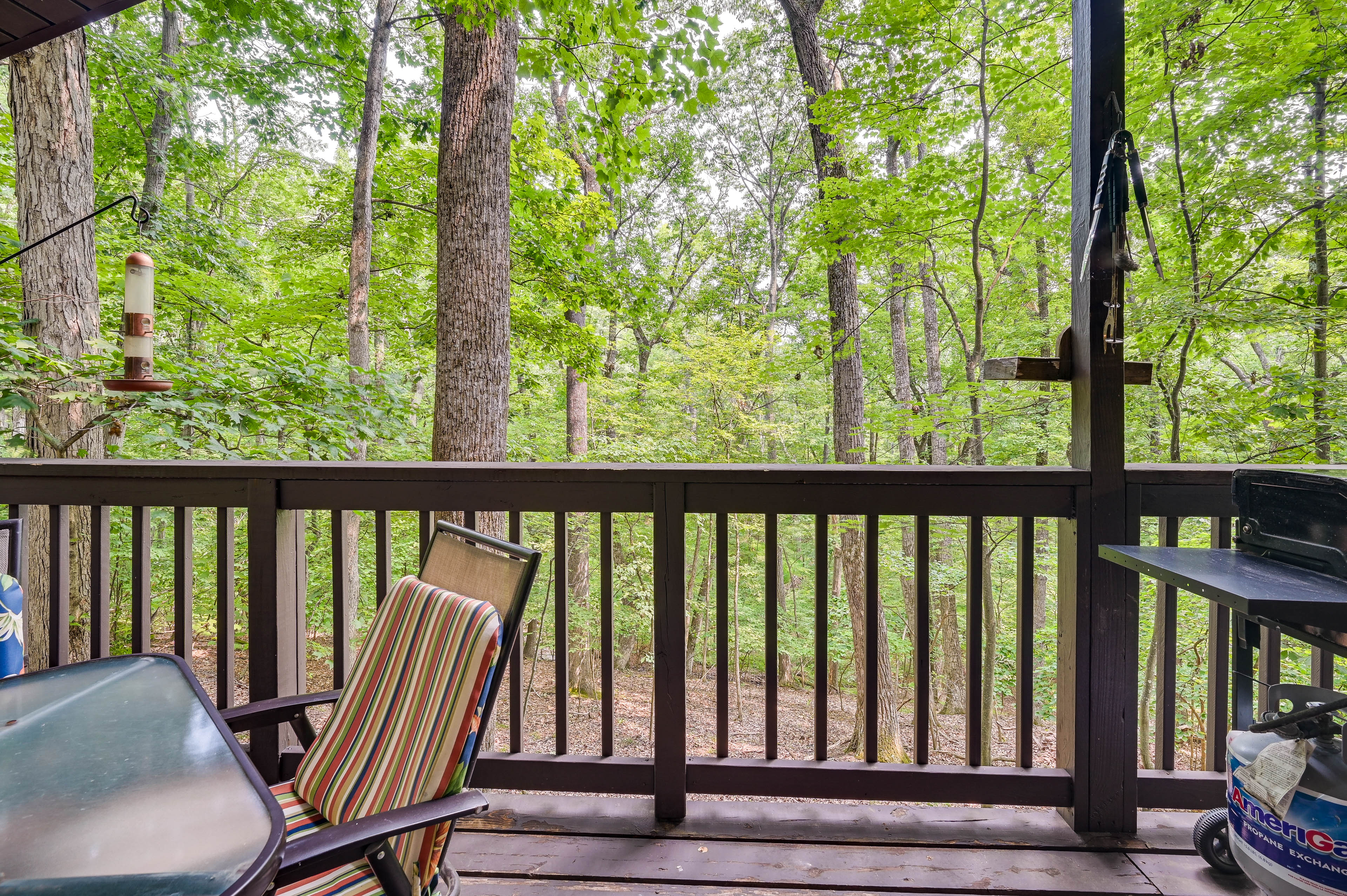 Charming Hedgesville Retreat w/ Deck + Fireplace!