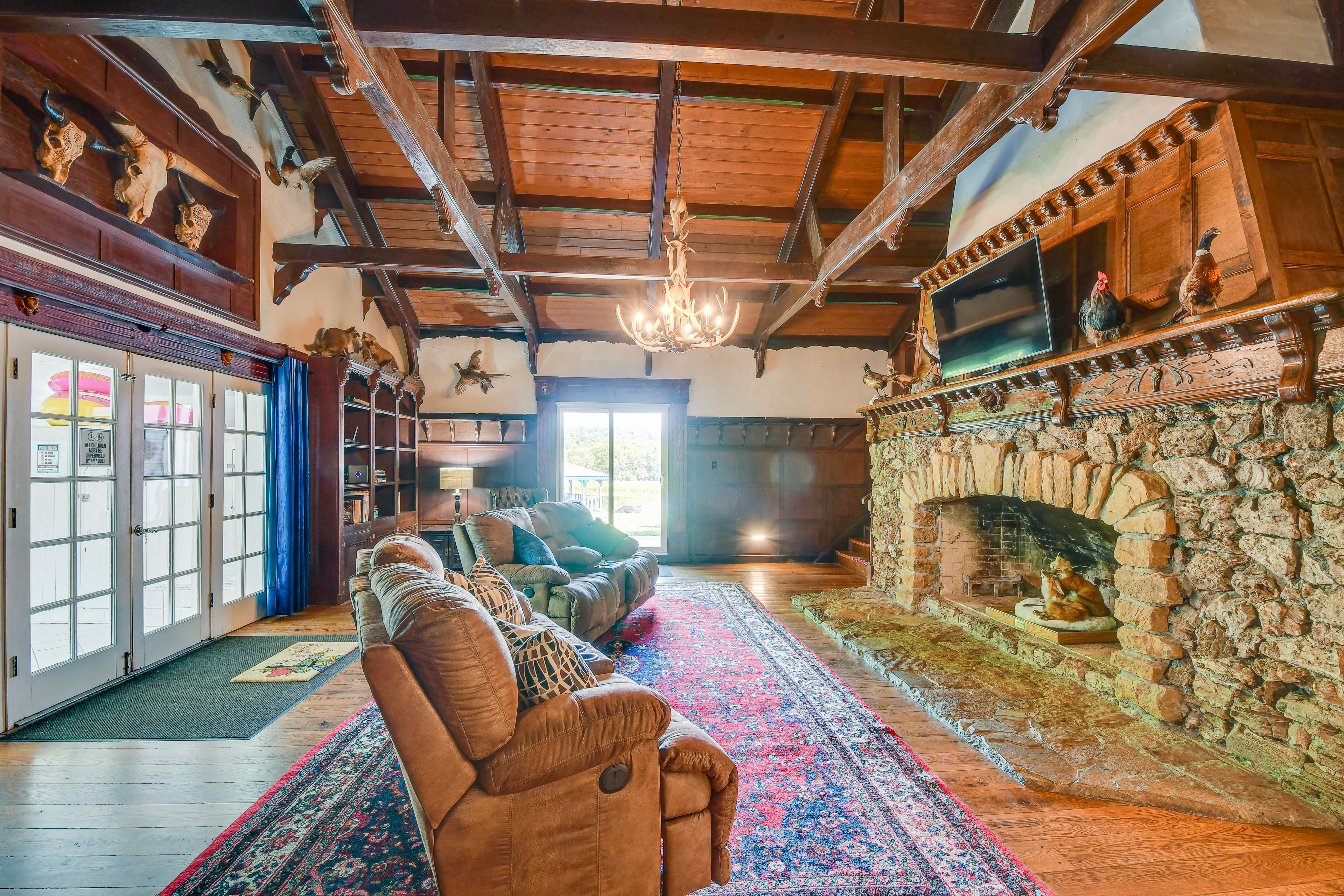 Missouri Castle w/ Private Lake, Pool & 100 Acres!