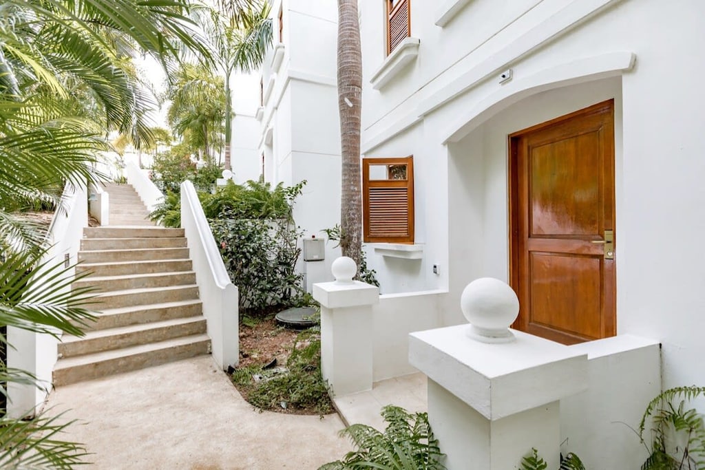 Entrance to Villa Sea la vie