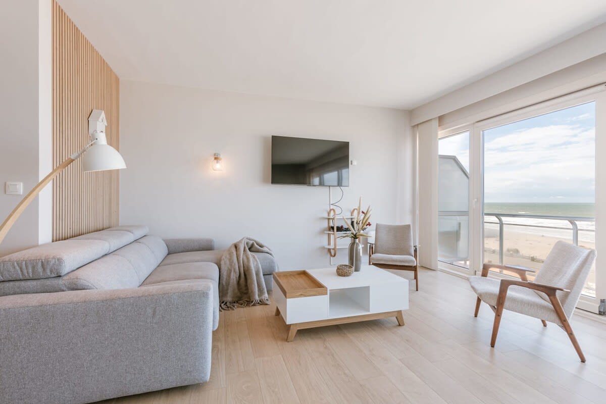 Bright livingroom with seaview
