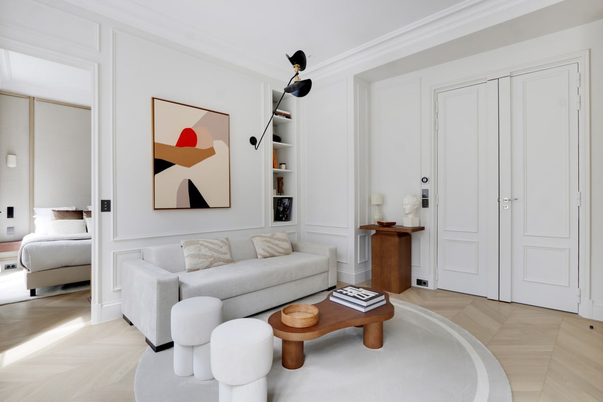 Property Image 2 - A Refined 2-BR/2BA with services in Rivoli - Louvre