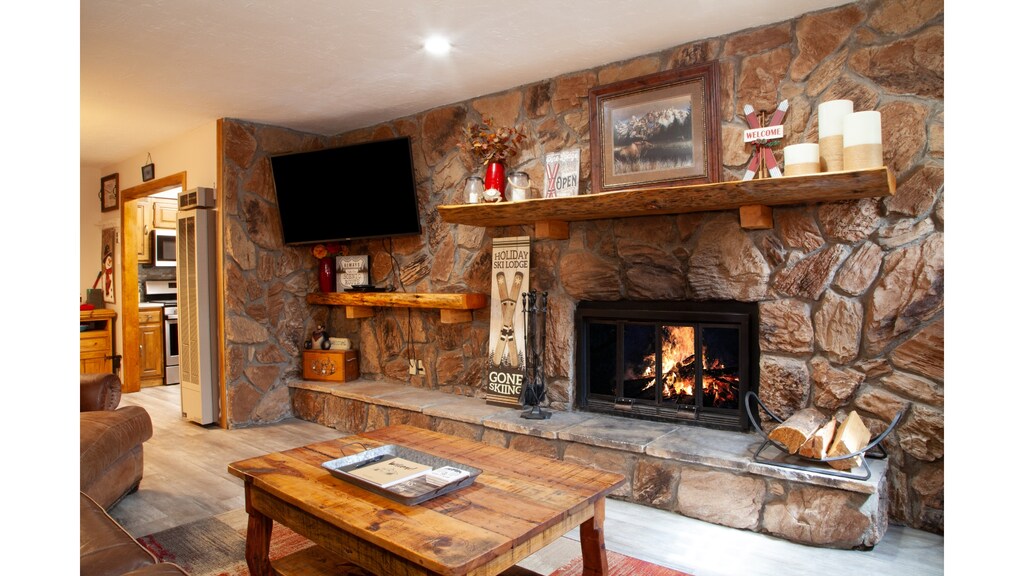 Claim Jumper A-Frame 3