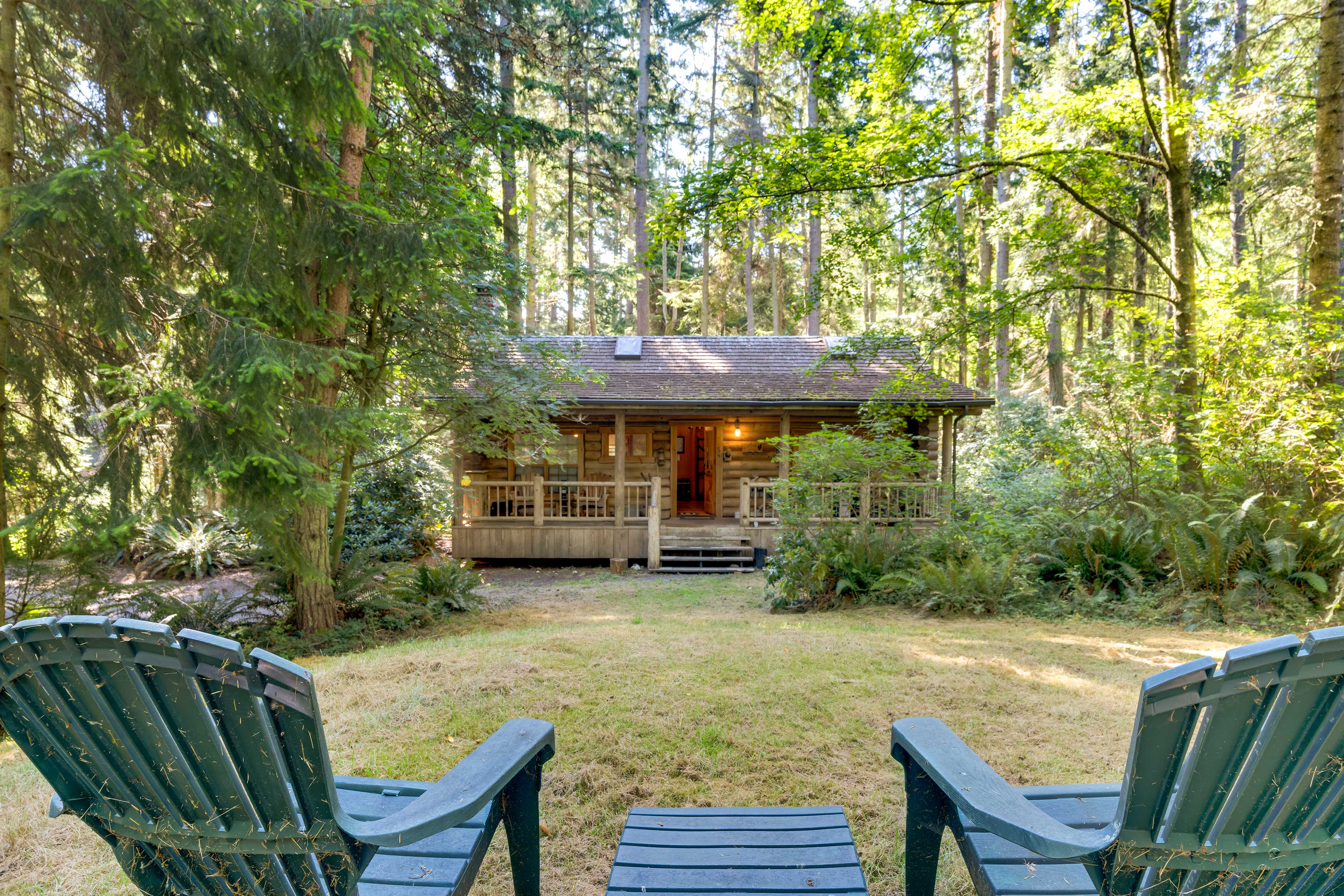 Rustic Cabin 4 Mi to South Whidbey State Park Home Rental in Greenbank