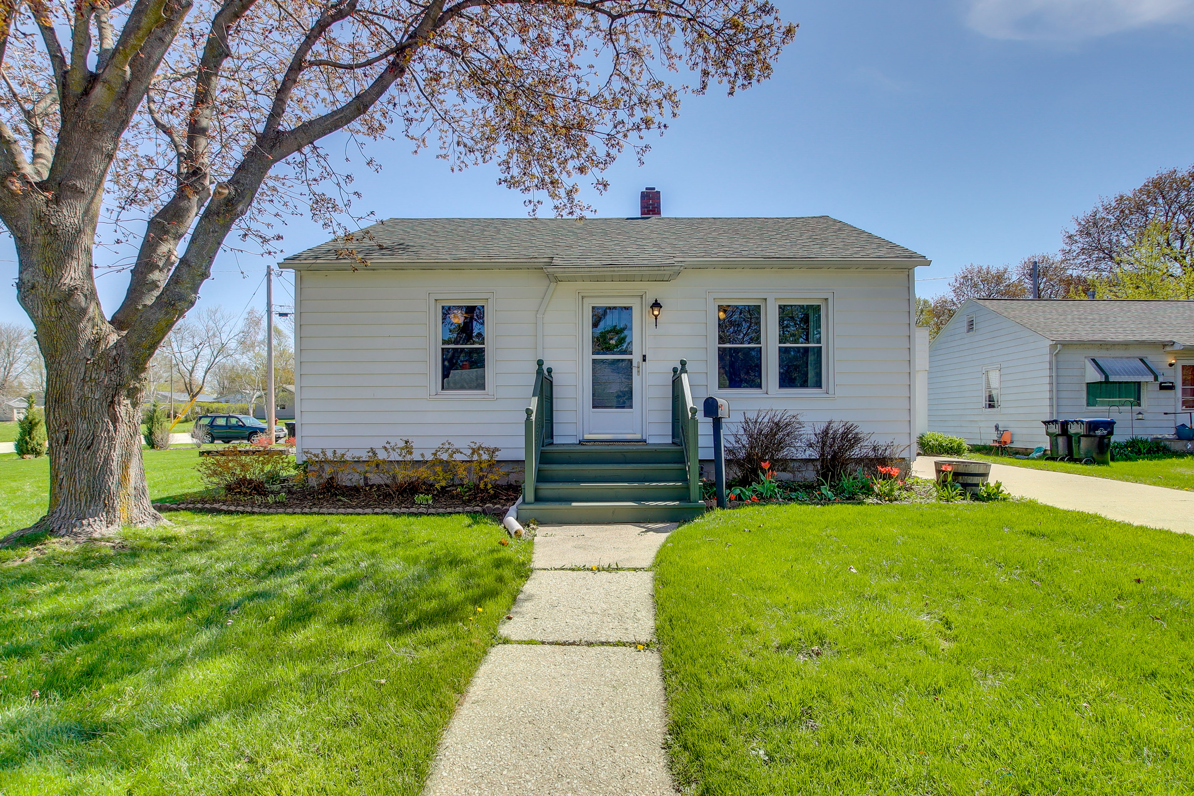 Property Image 2 - Sturgeon Bay Getaway Home w/ Fire Pit!