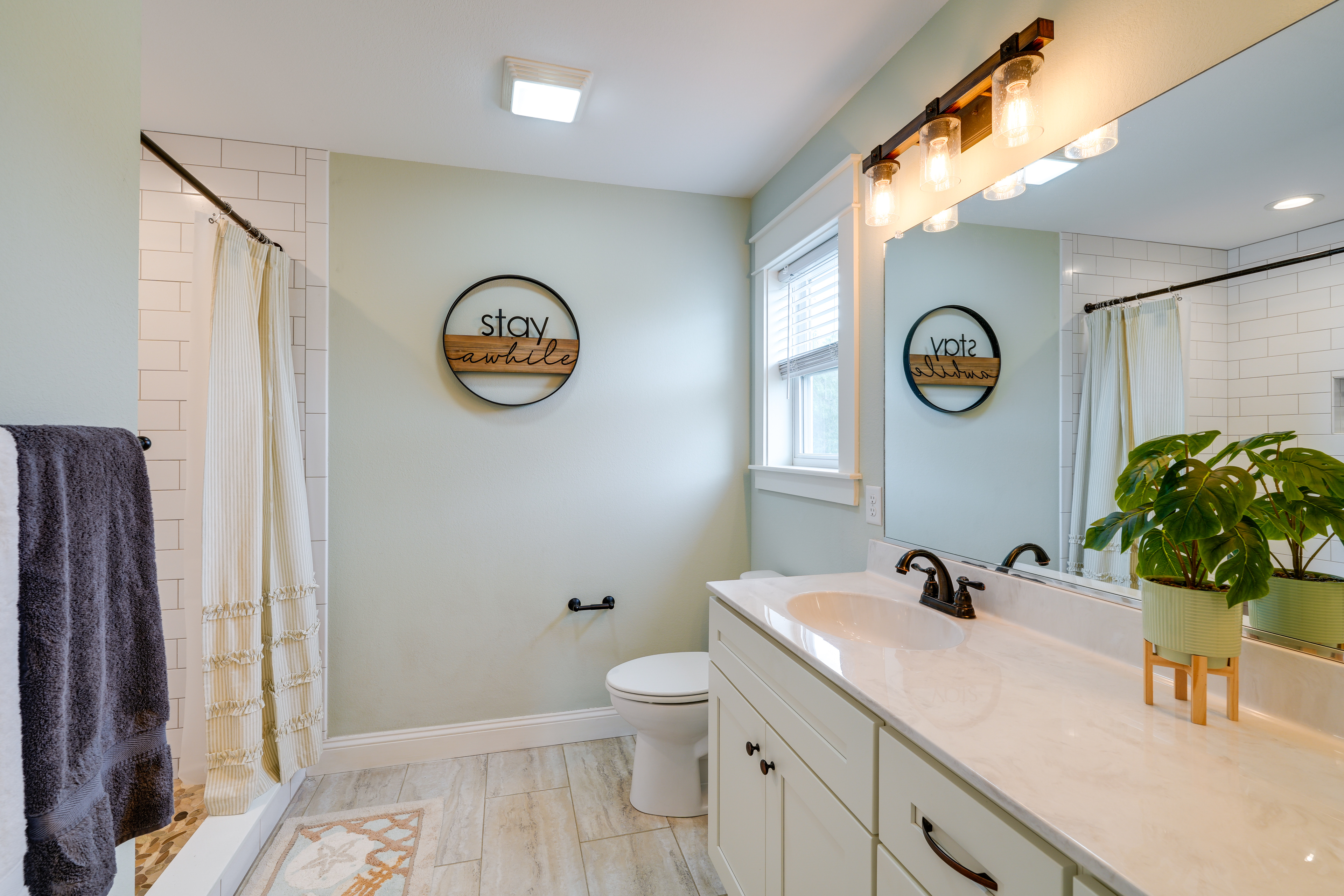 Kill Devil Hills Retreat w/ Gas Grill & Deck!