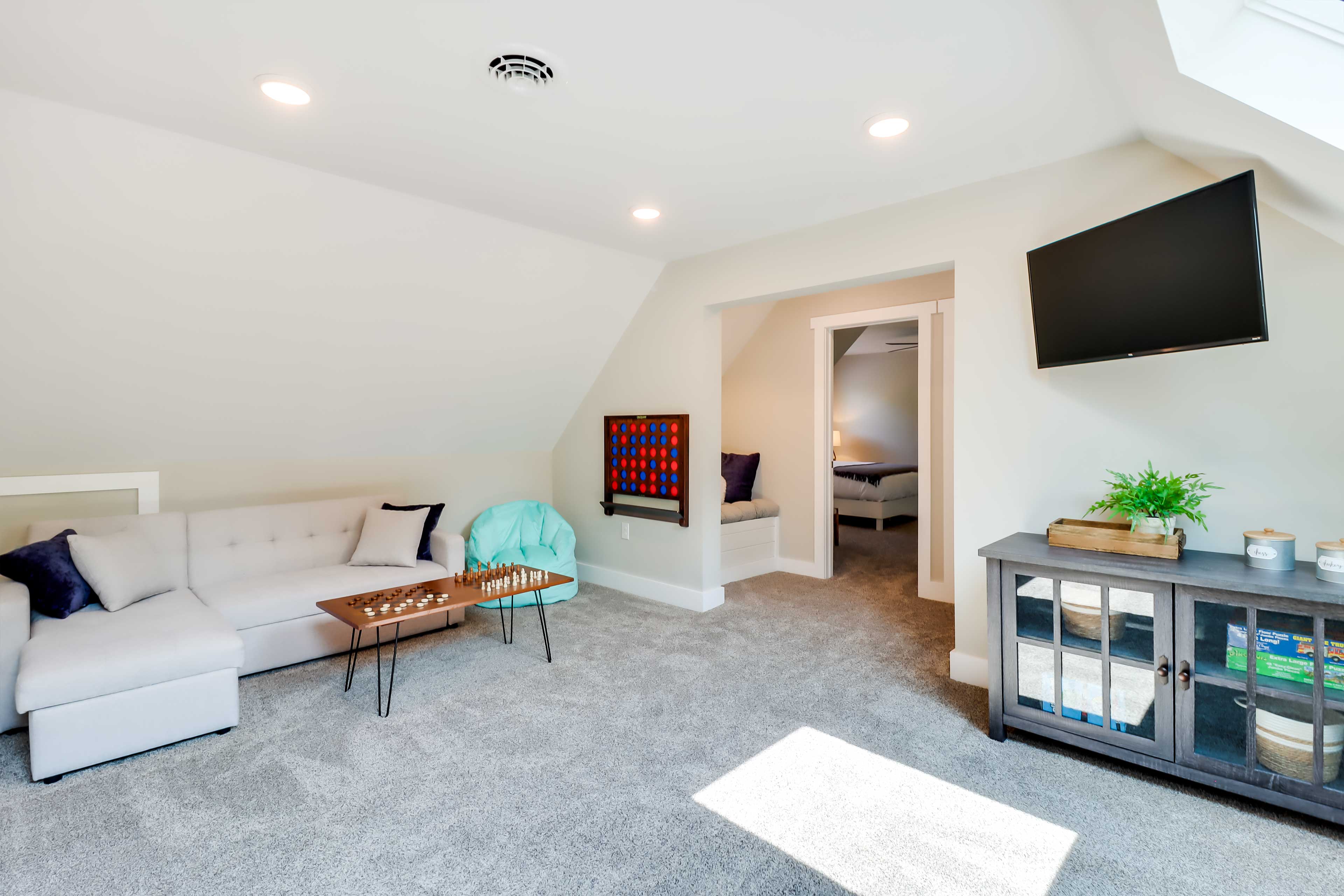 Pickleball Court & Fire Pit: Milton Cabin!