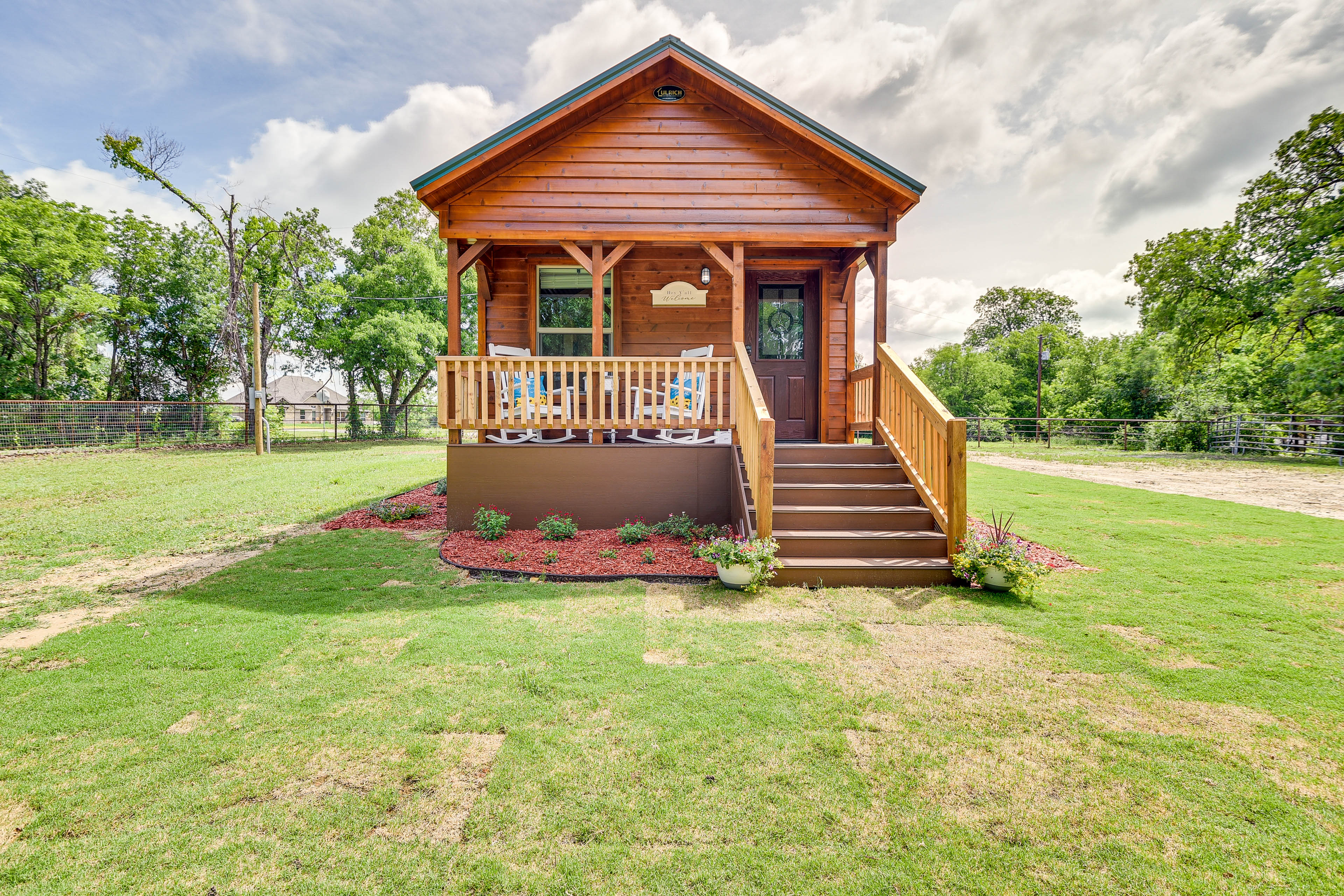 Property Image 1 - Rustic Texas Getaway w/ Grill on 30 Acres