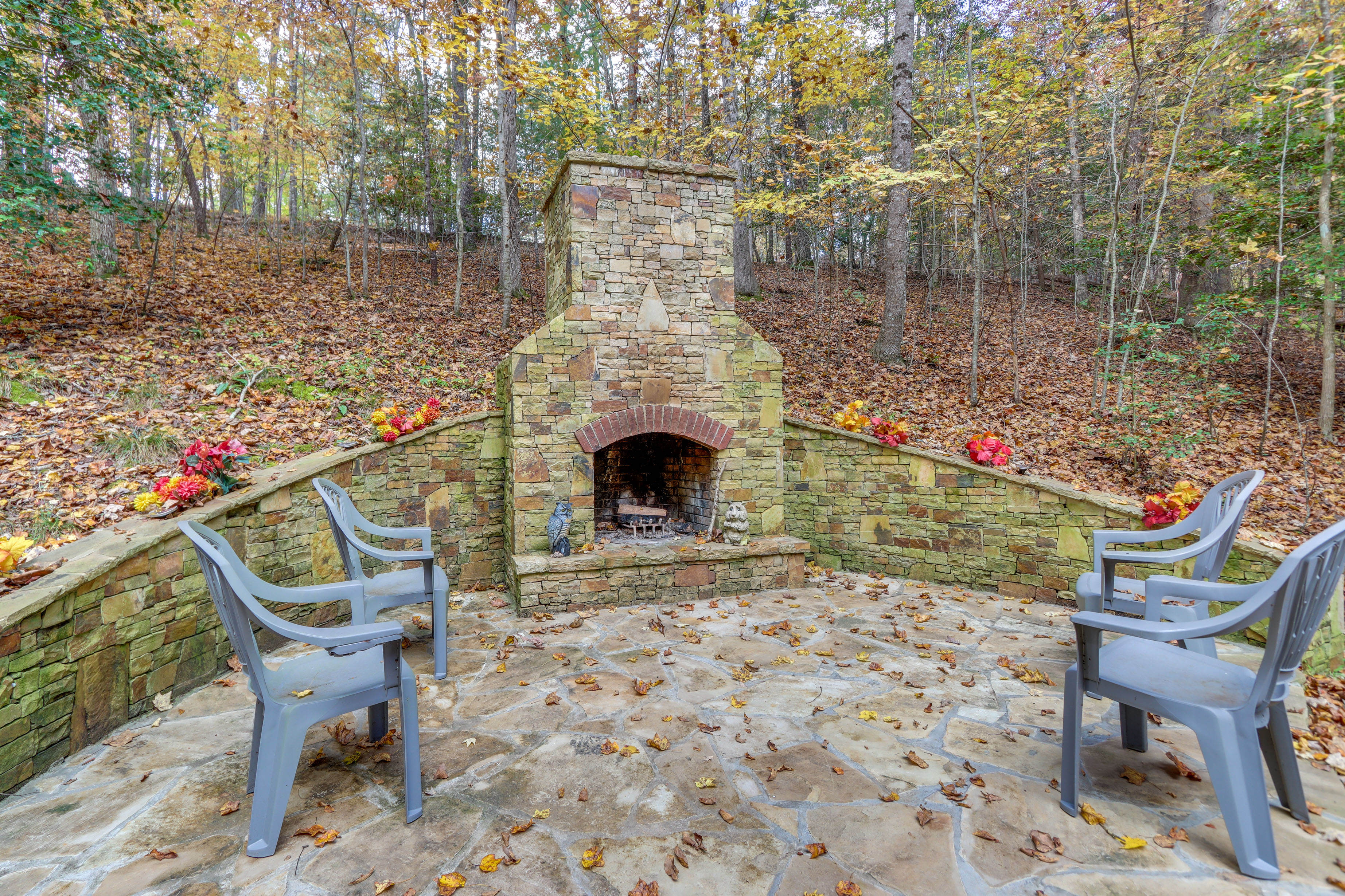 Property Image 2 - Quiet Murphy Hideaway w/ Decks & Outdoor Fireplace