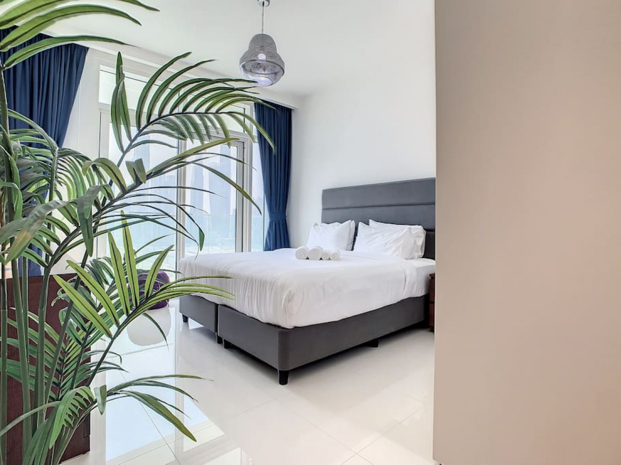 Property Image 2 - Stunning Two Bedroom on Emaar Beachfront