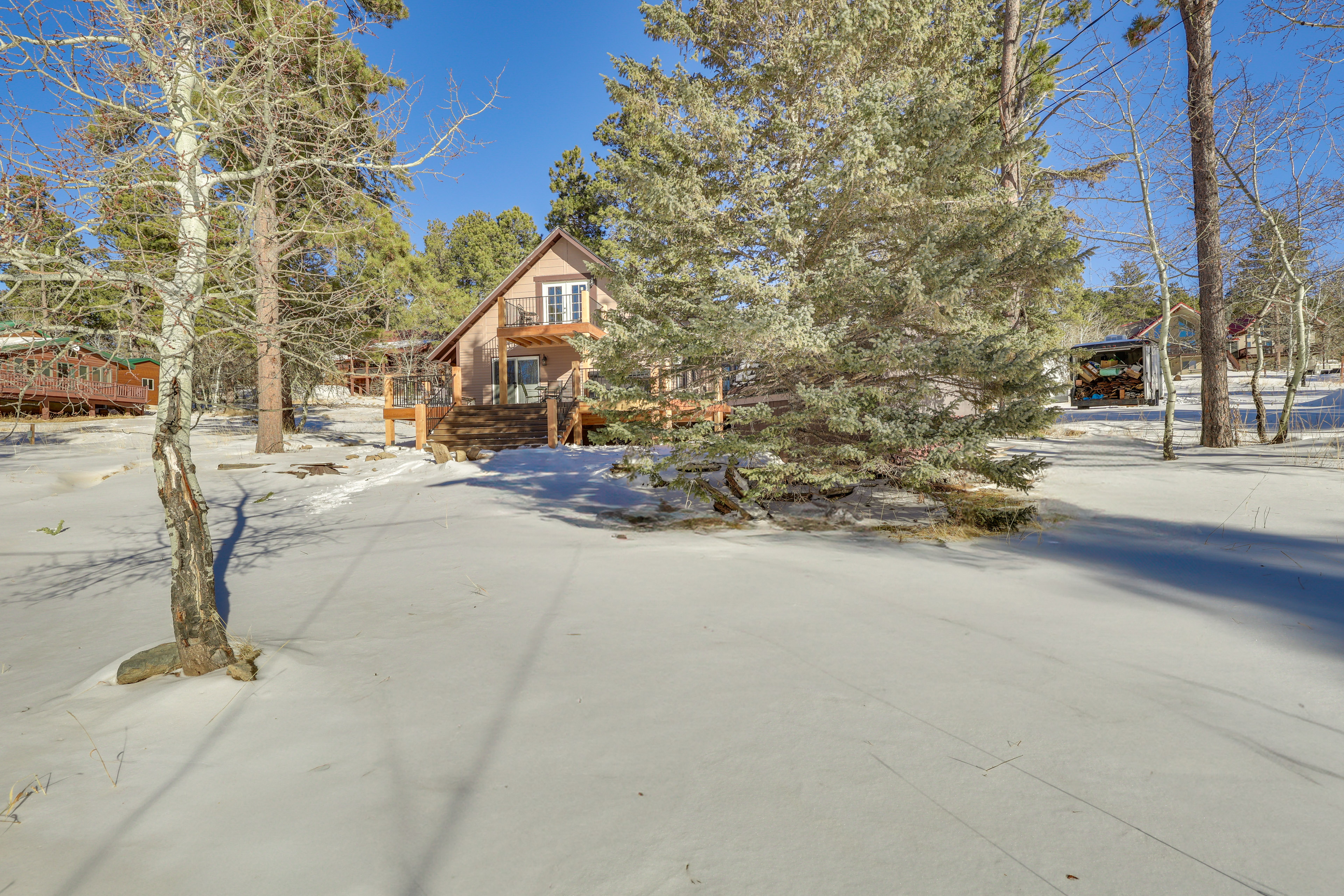 Cozy Lead Cabin w/ Deck < 1 Mi to Ski Slopes!