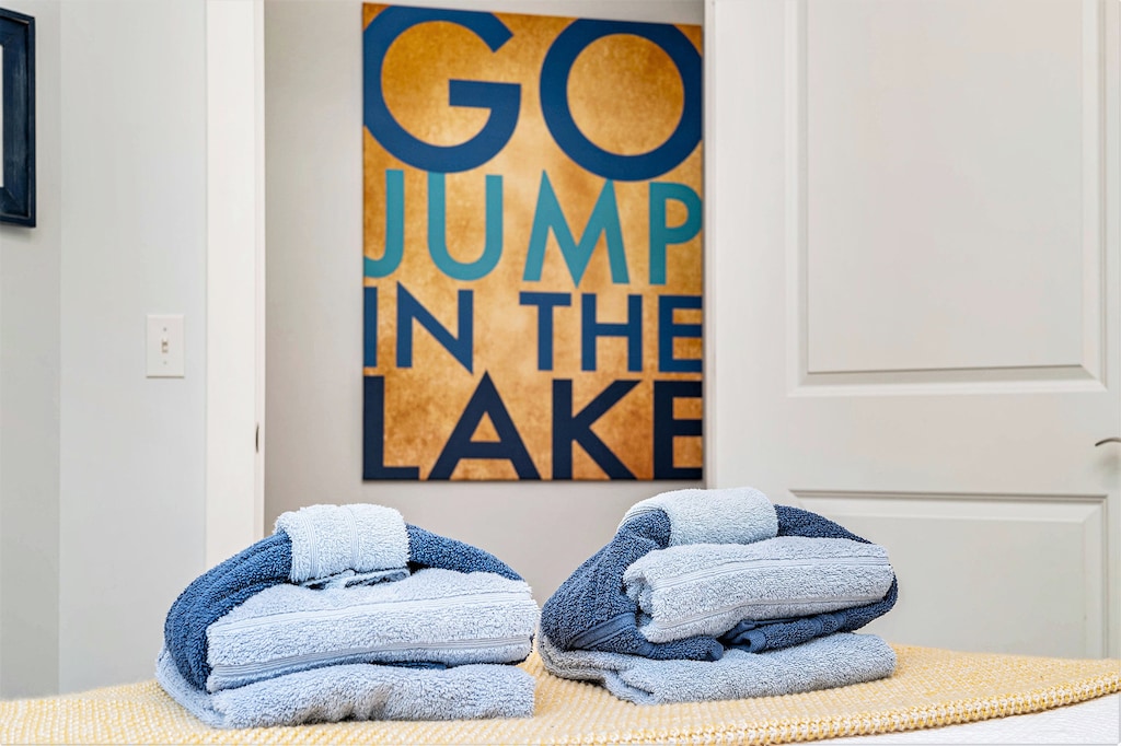 2 Queen Beds + Queen Sleeper Sofa – Sleeps up to 6