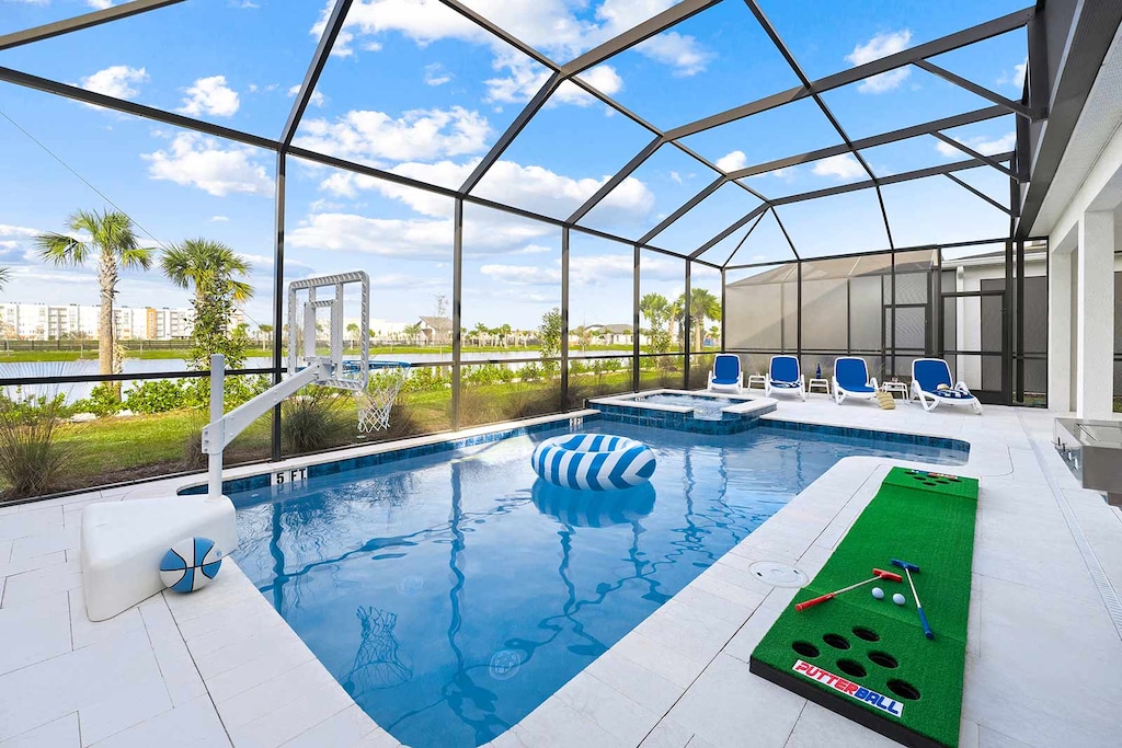 Private Pool & Patio