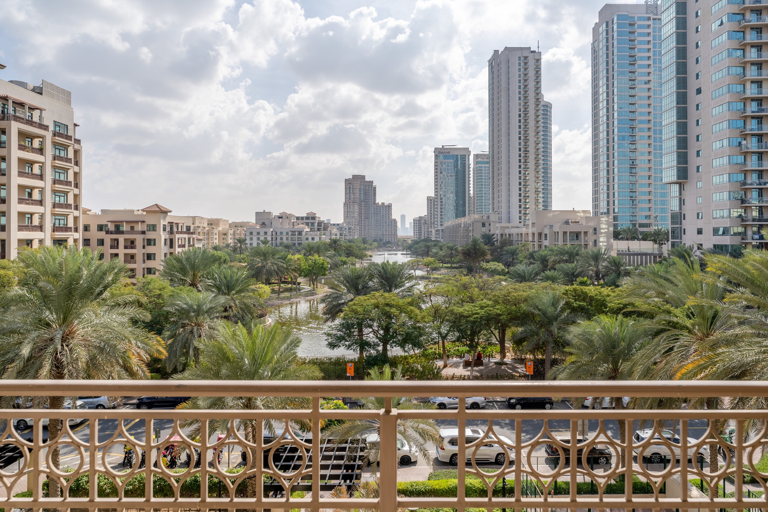 Property Image 2 - Lush Garden View | Relaxing Stay | Superb Property Image 2 - Lush Garden View | Relaxing Stay | Superb