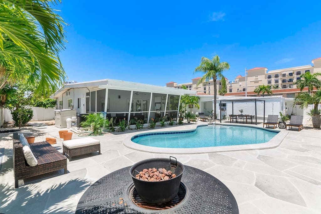 Huge back patio and pool shared with 2 other units on the property.