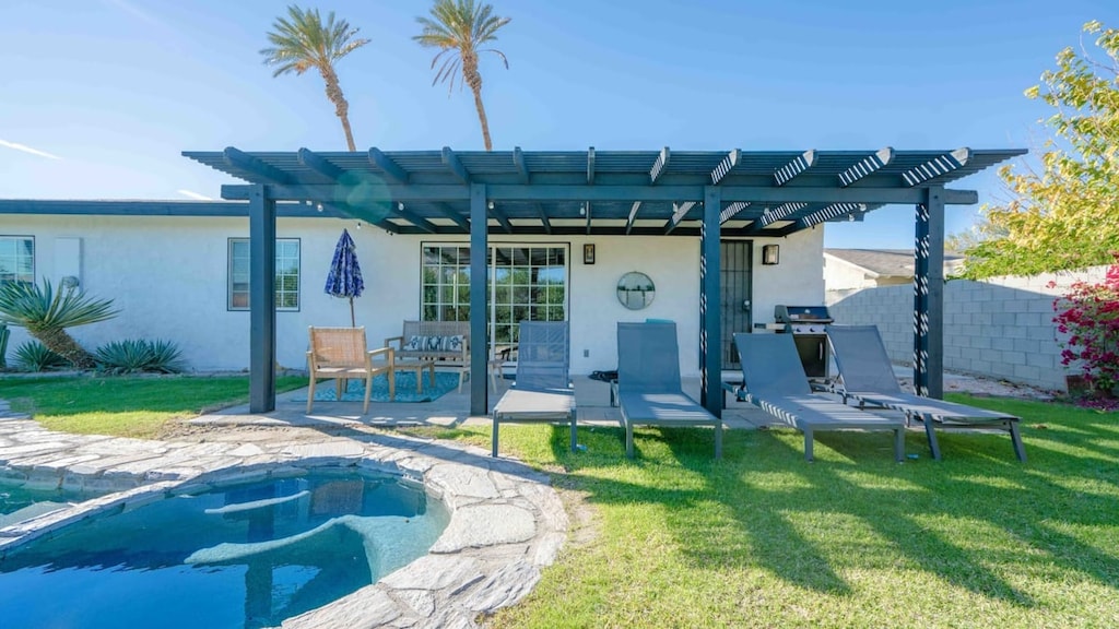 Great deck with bbq.