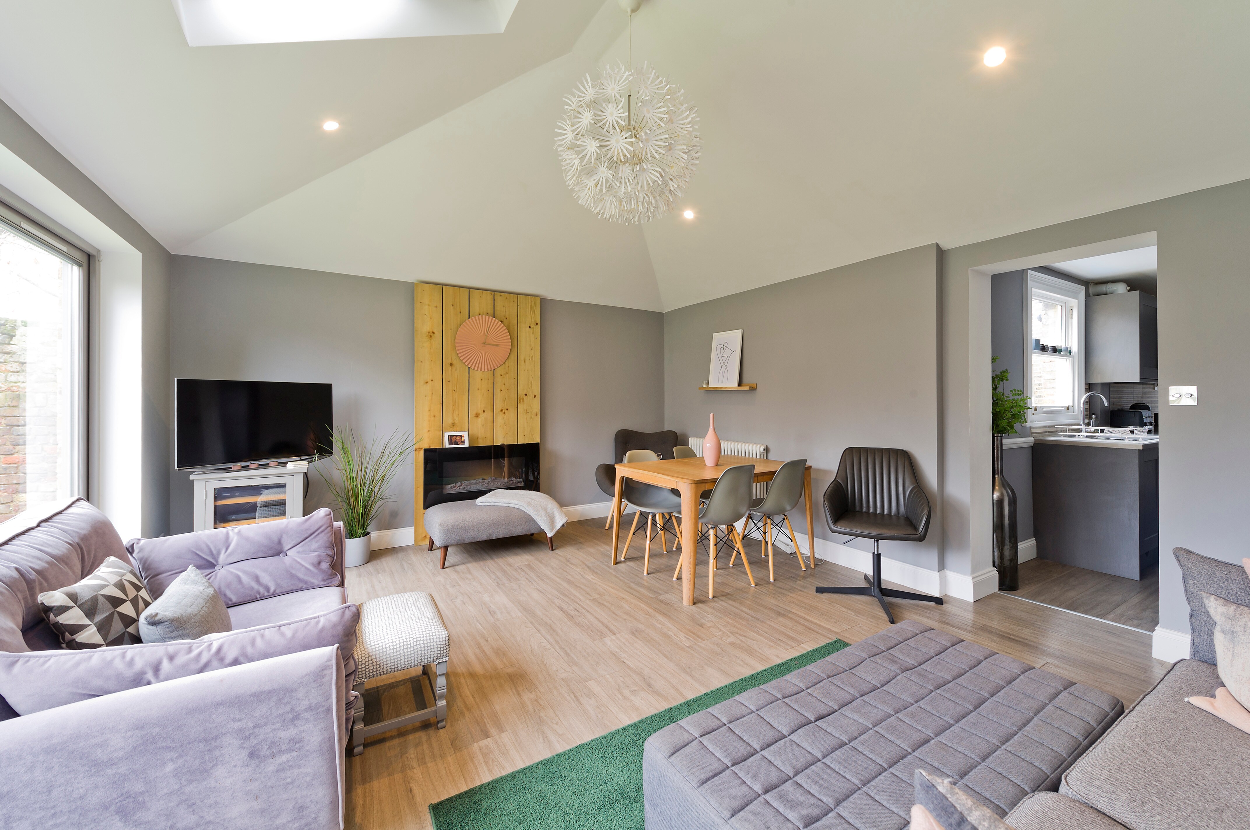 Property Image 1 - Stylish Family Home by Twickenham Stadium by Property Manager