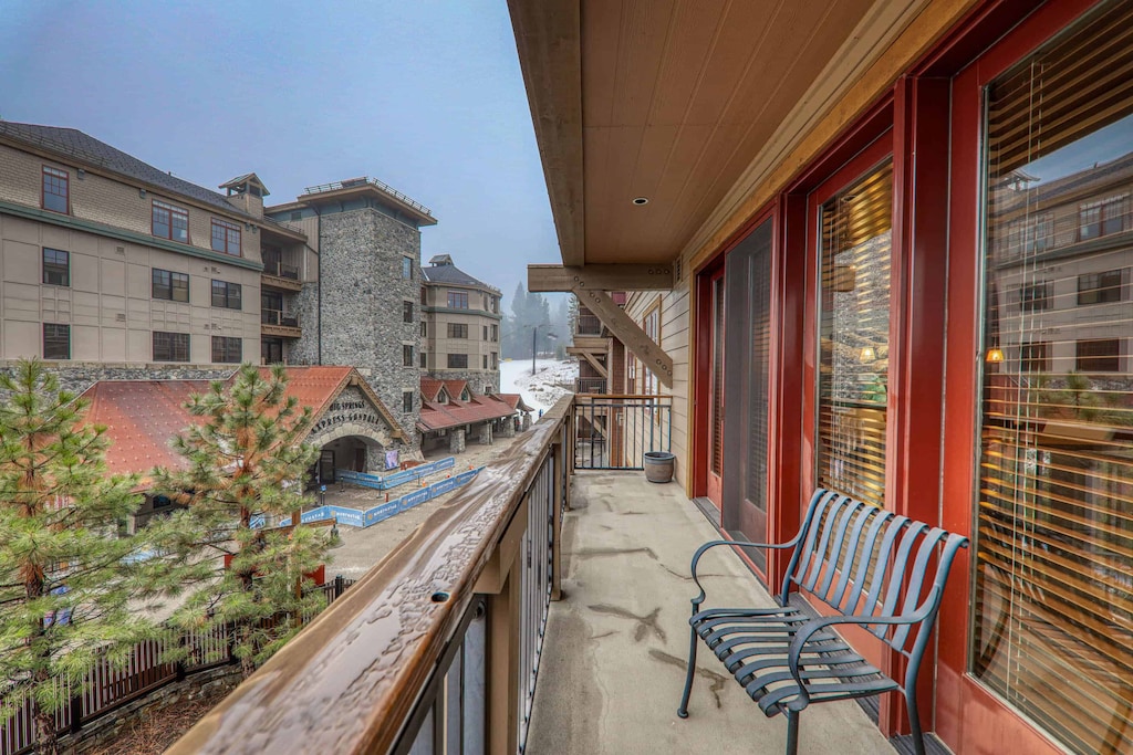 4001 Northstar Dr Unit 305-print-002-001-Deck-4200x2800-300dpi